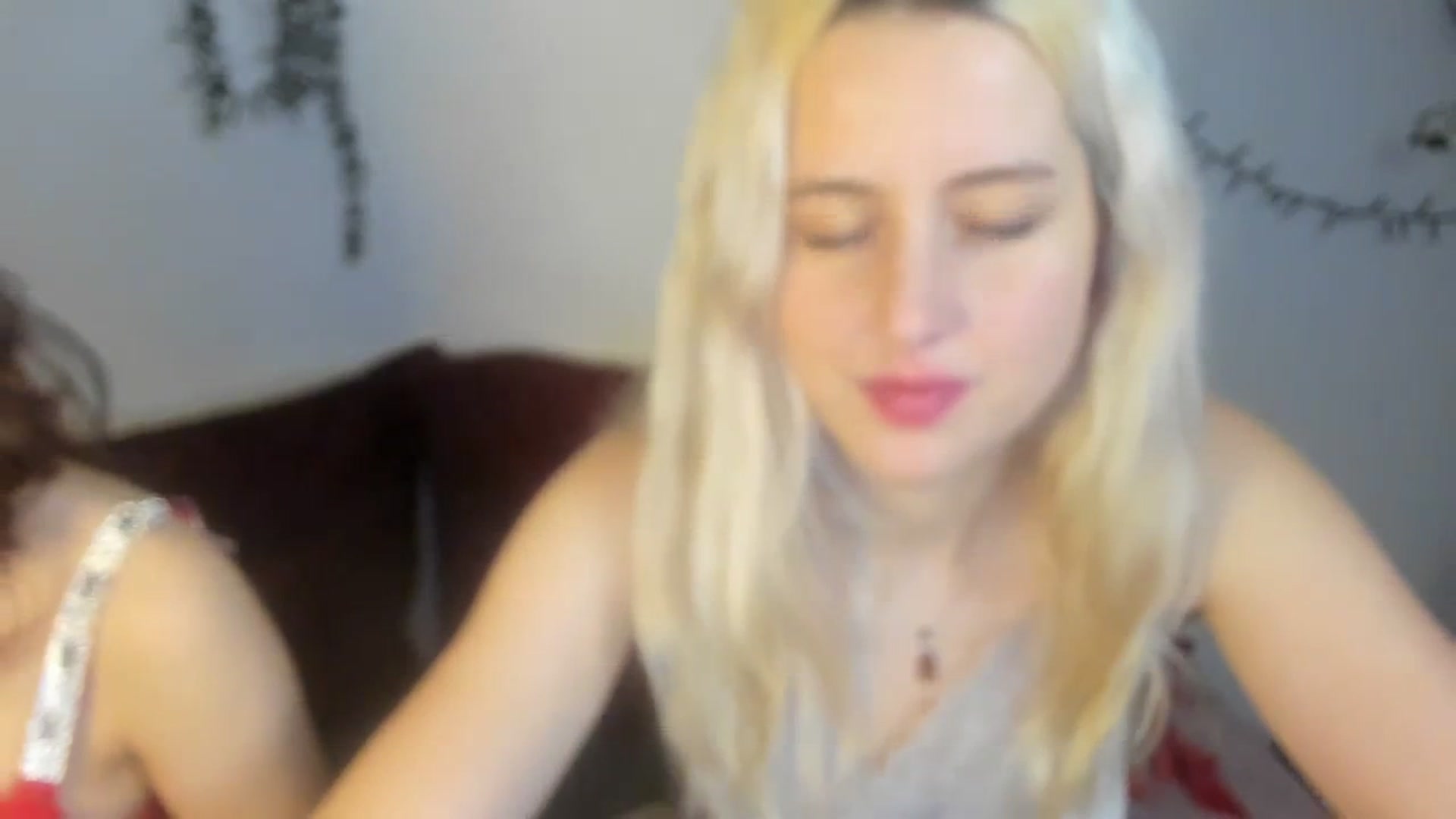 Gallery image thumbnail from AriahKiss's myfreecams stream on, 12/25/2023, 19:45 image 2 of 20