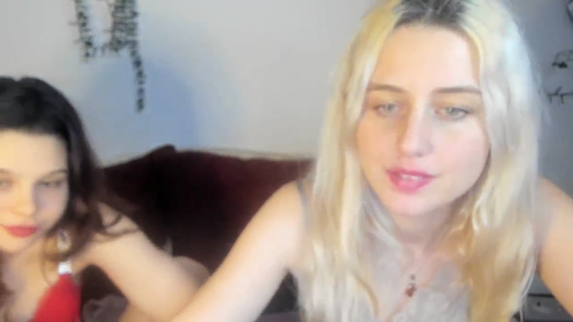 Gallery image thumbnail from AriahKiss's myfreecams stream on, 12/25/2023, 19:45 image 12 of 20