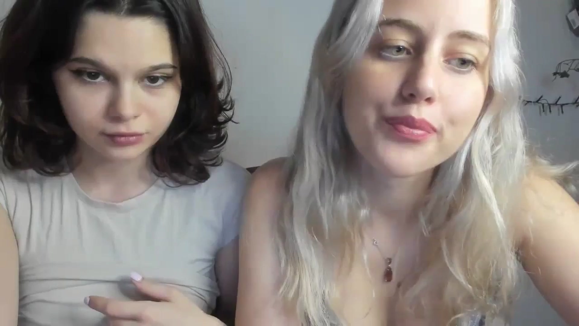 Gallery image thumbnail from AriahKiss's myfreecams stream on, 01/15/2024, 16:38 image 17 of 20