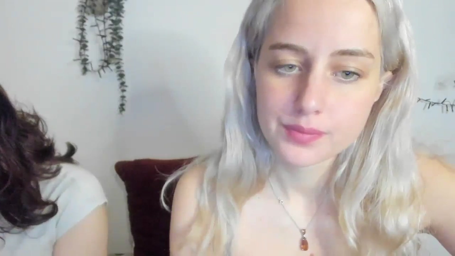 Gallery image thumbnail from AriahKiss's myfreecams stream on, 01/15/2024, 16:38 image 6 of 20