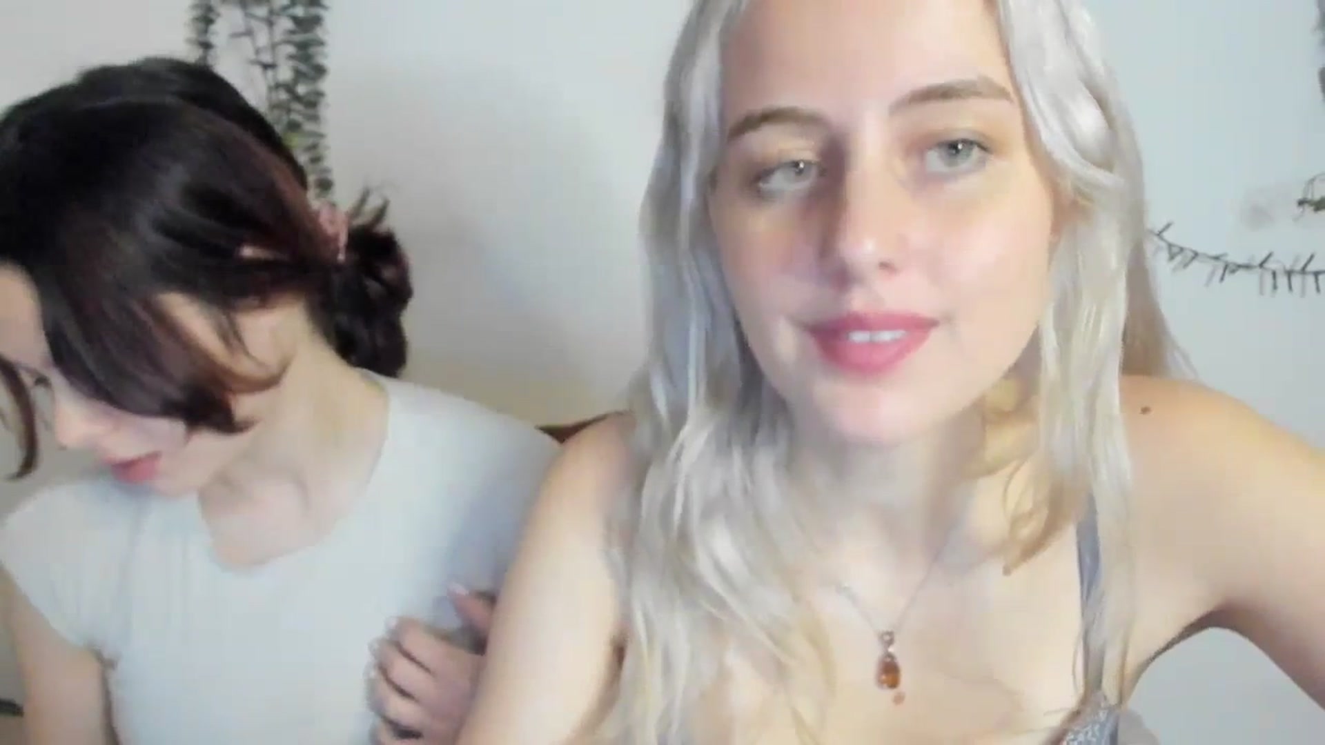 Gallery image thumbnail from AriahKiss's myfreecams stream on, 01/15/2024, 16:38 image 12 of 20
