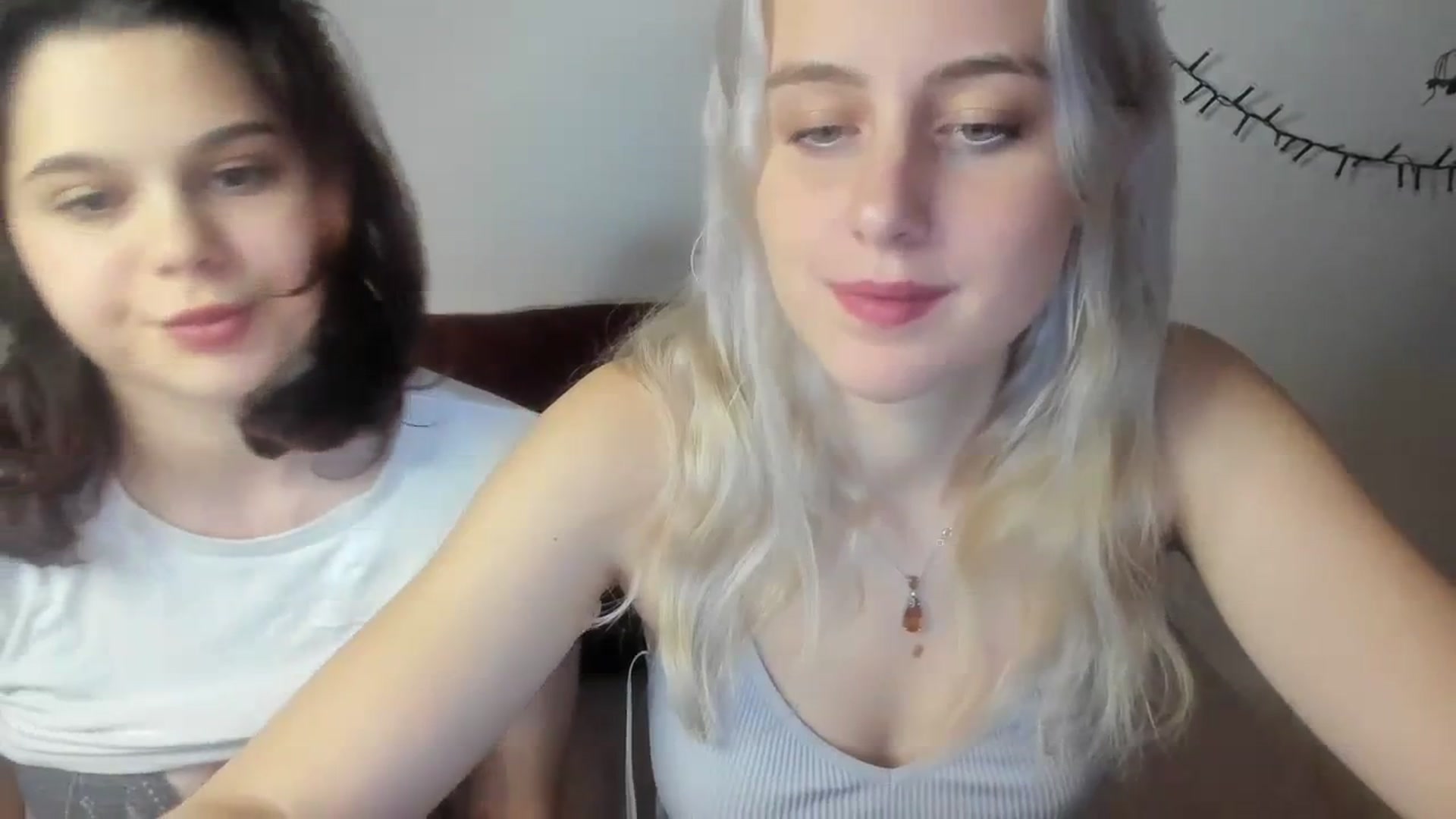 Gallery image thumbnail from AriahKiss's myfreecams stream on, 01/21/2024, 18:48 image 10 of 20