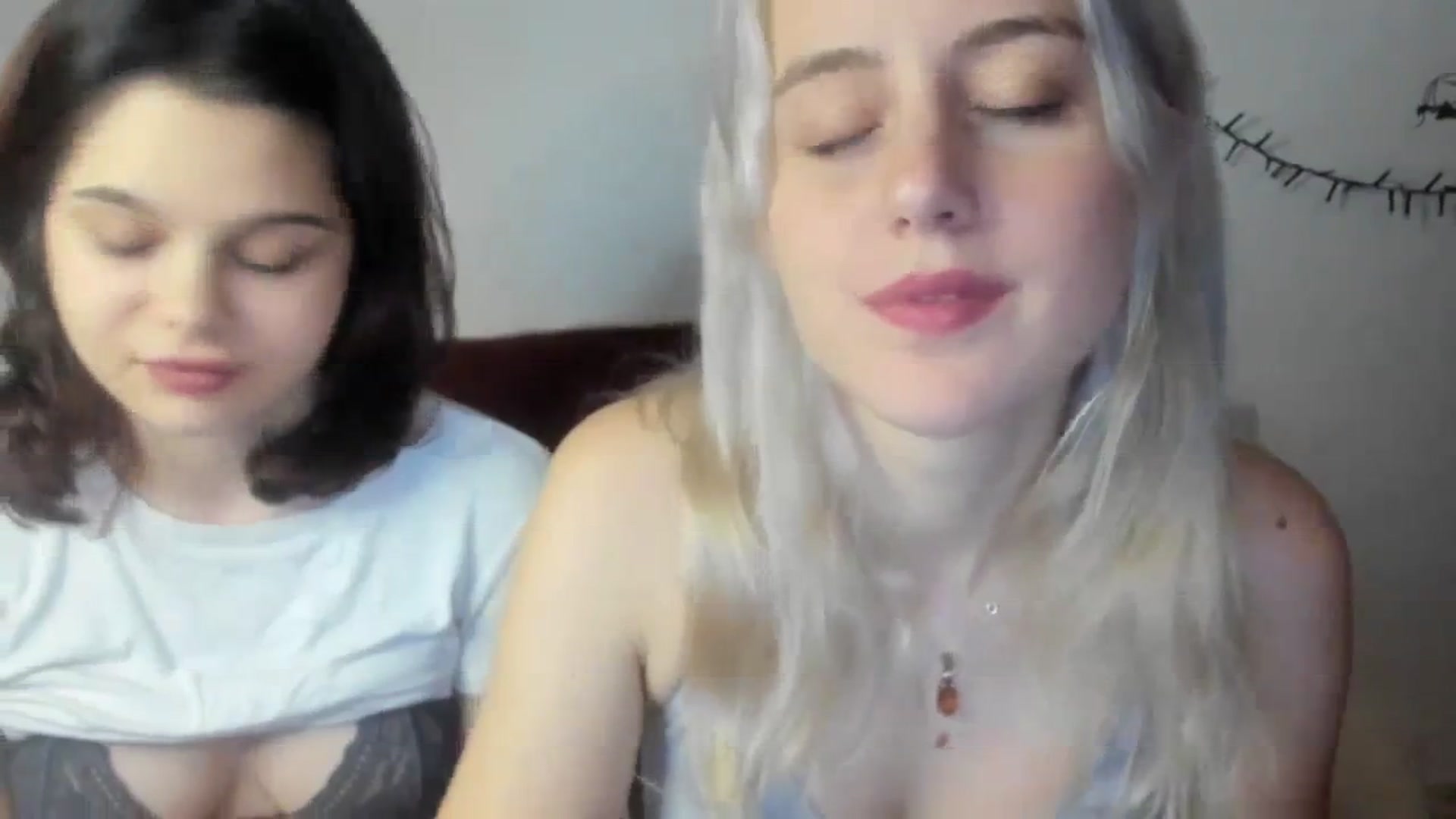 Gallery image thumbnail from AriahKiss's myfreecams stream on, 01/21/2024, 18:48 image 11 of 20
