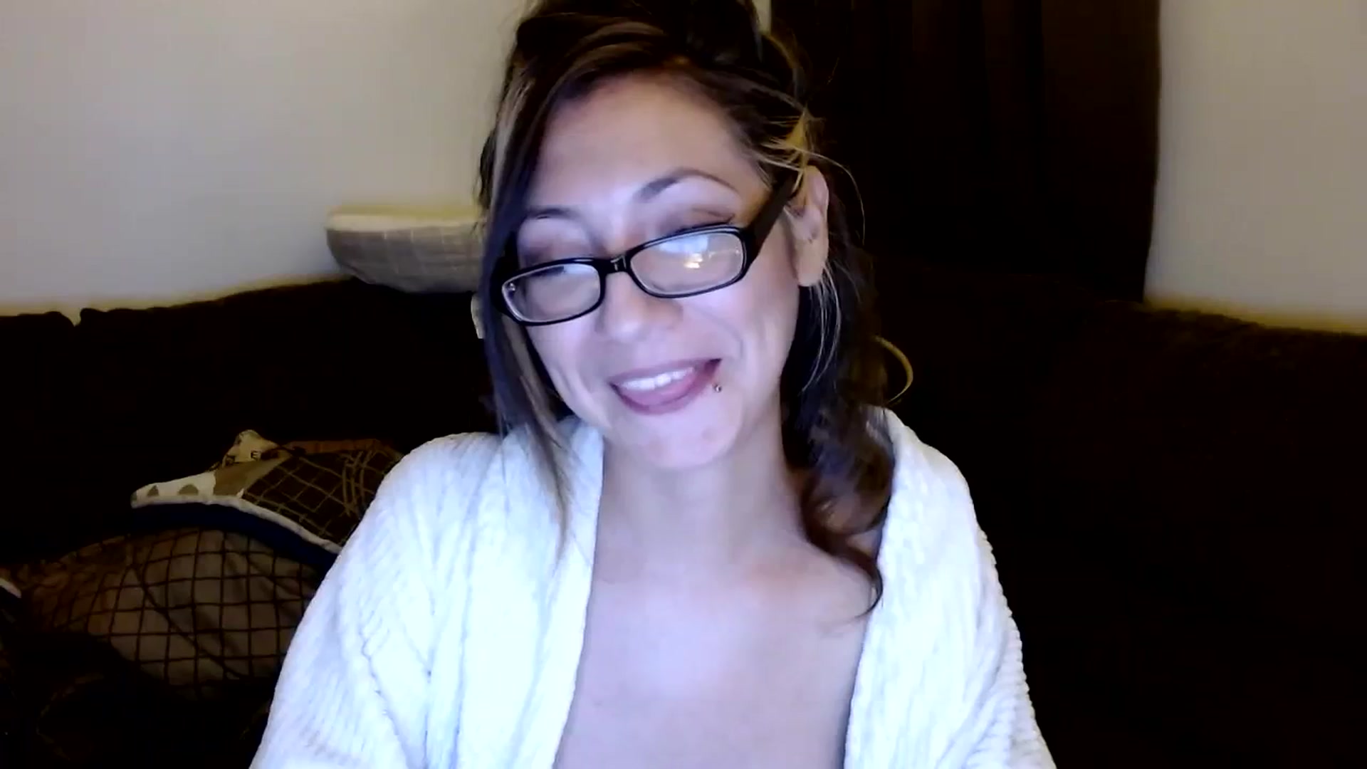 Gallery image thumbnail from ArialSkye's myfreecams stream on, 08/16/2023, 08:40 image 5 of 20