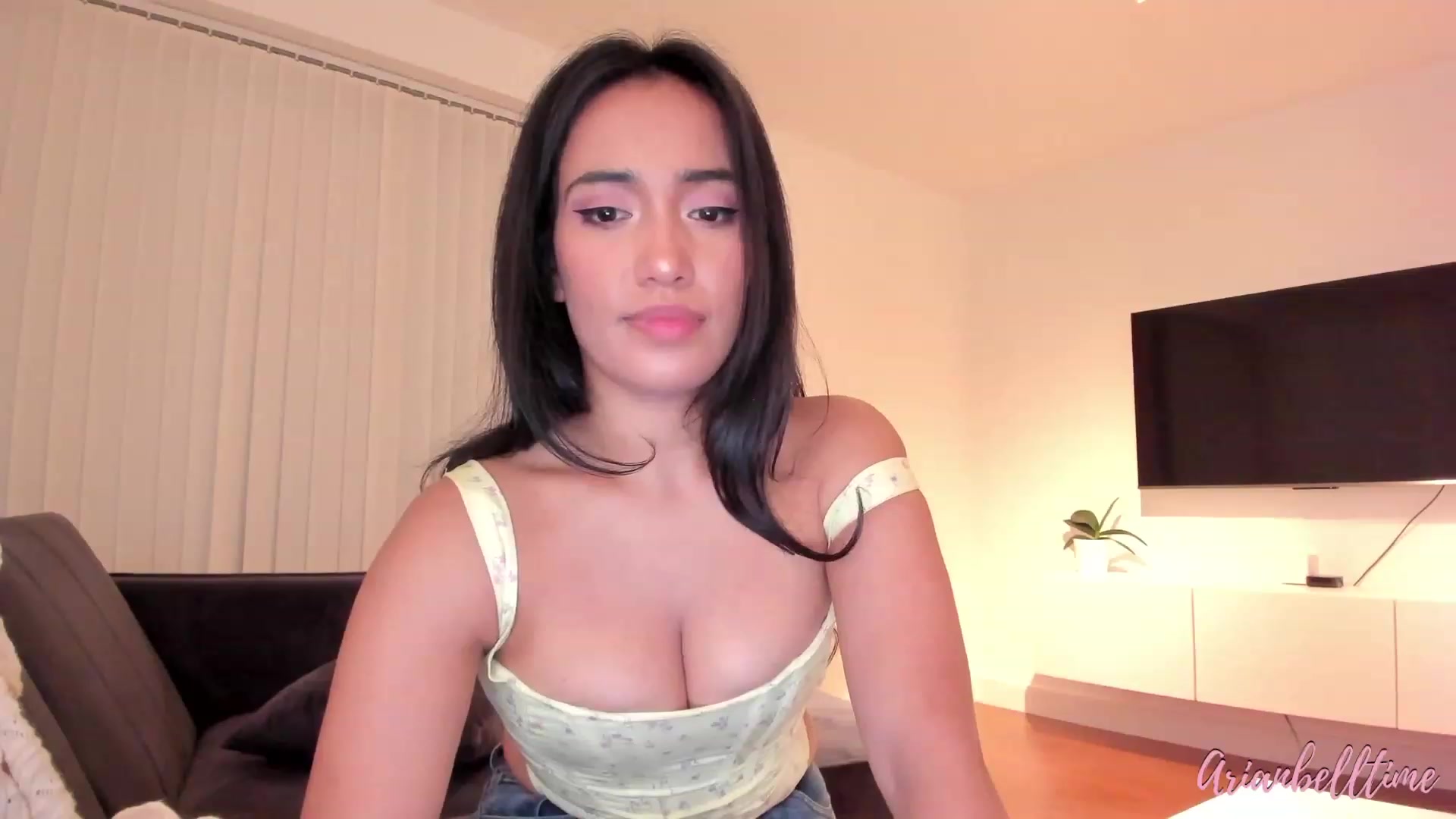 Gallery image thumbnail from ArianBelltime's myfreecams stream on, 08/25/2023, 23:06 image 10 of 20
