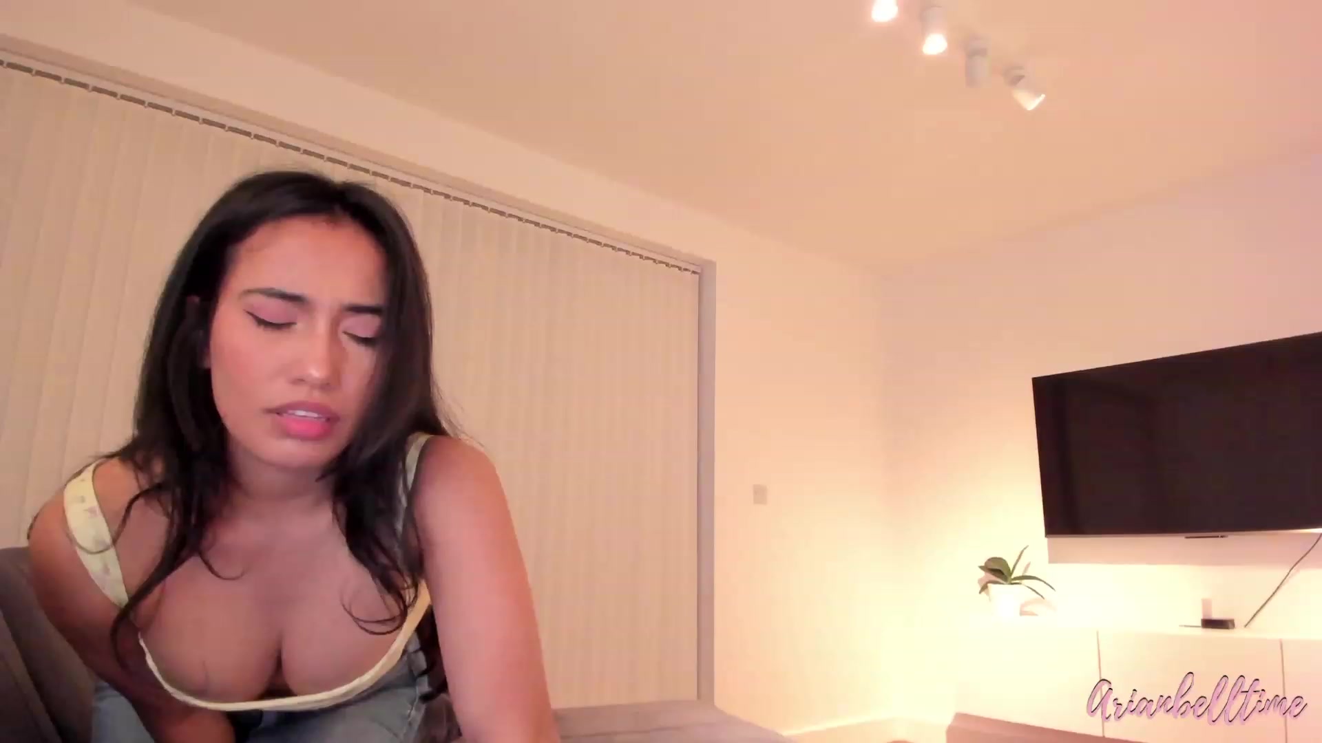 Gallery image thumbnail from ArianBelltime's myfreecams stream on, 08/26/2023, 24:02 image 19 of 20