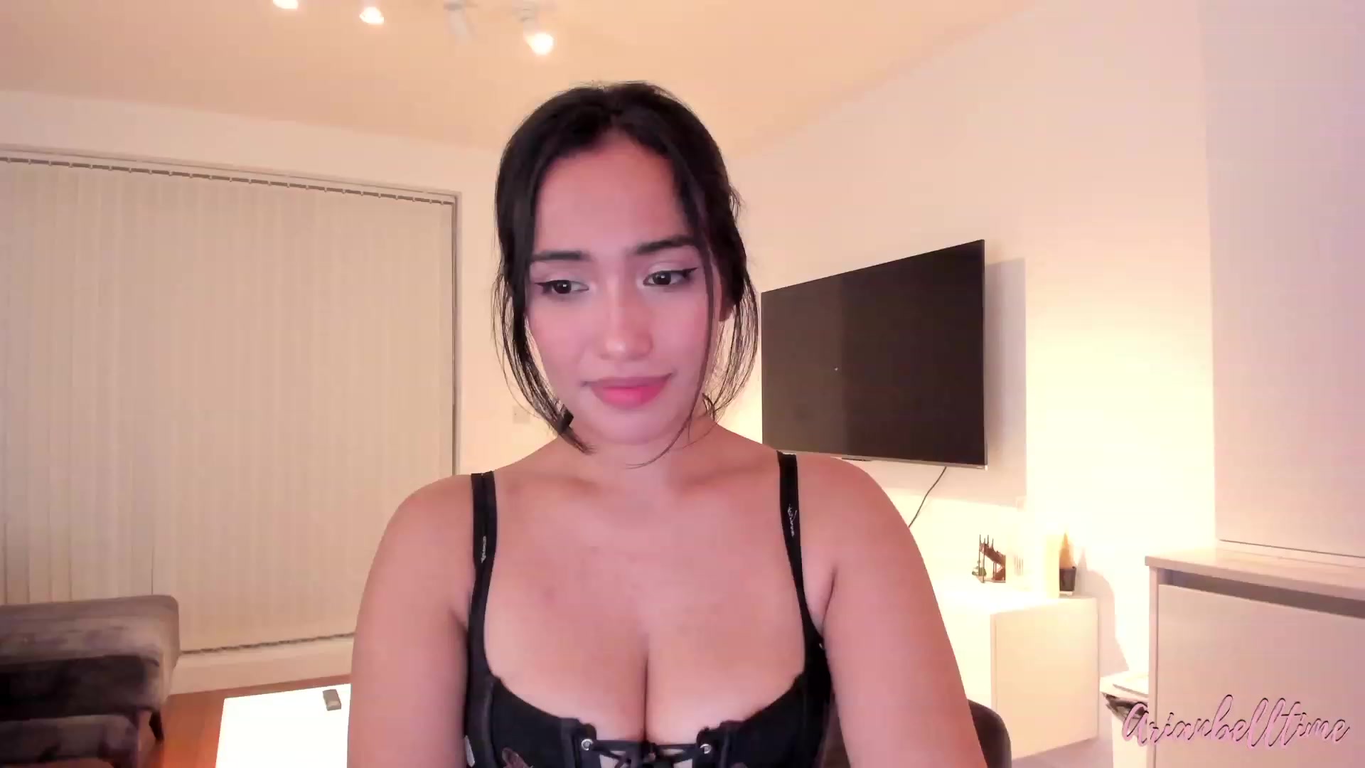 Gallery image thumbnail from ArianBelltime's myfreecams stream on, 08/27/2023, 02:06 image 16 of 20