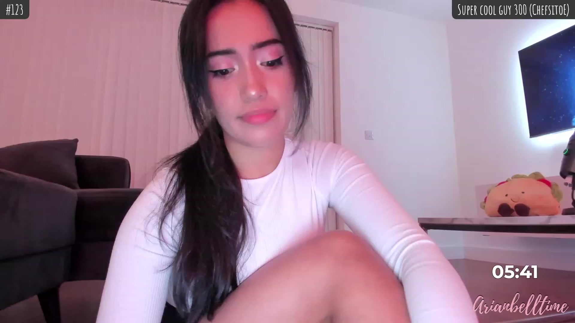Gallery image thumbnail from ArianBelltime's myfreecams stream on, 09/27/2023, 24:13 image 19 of 20
