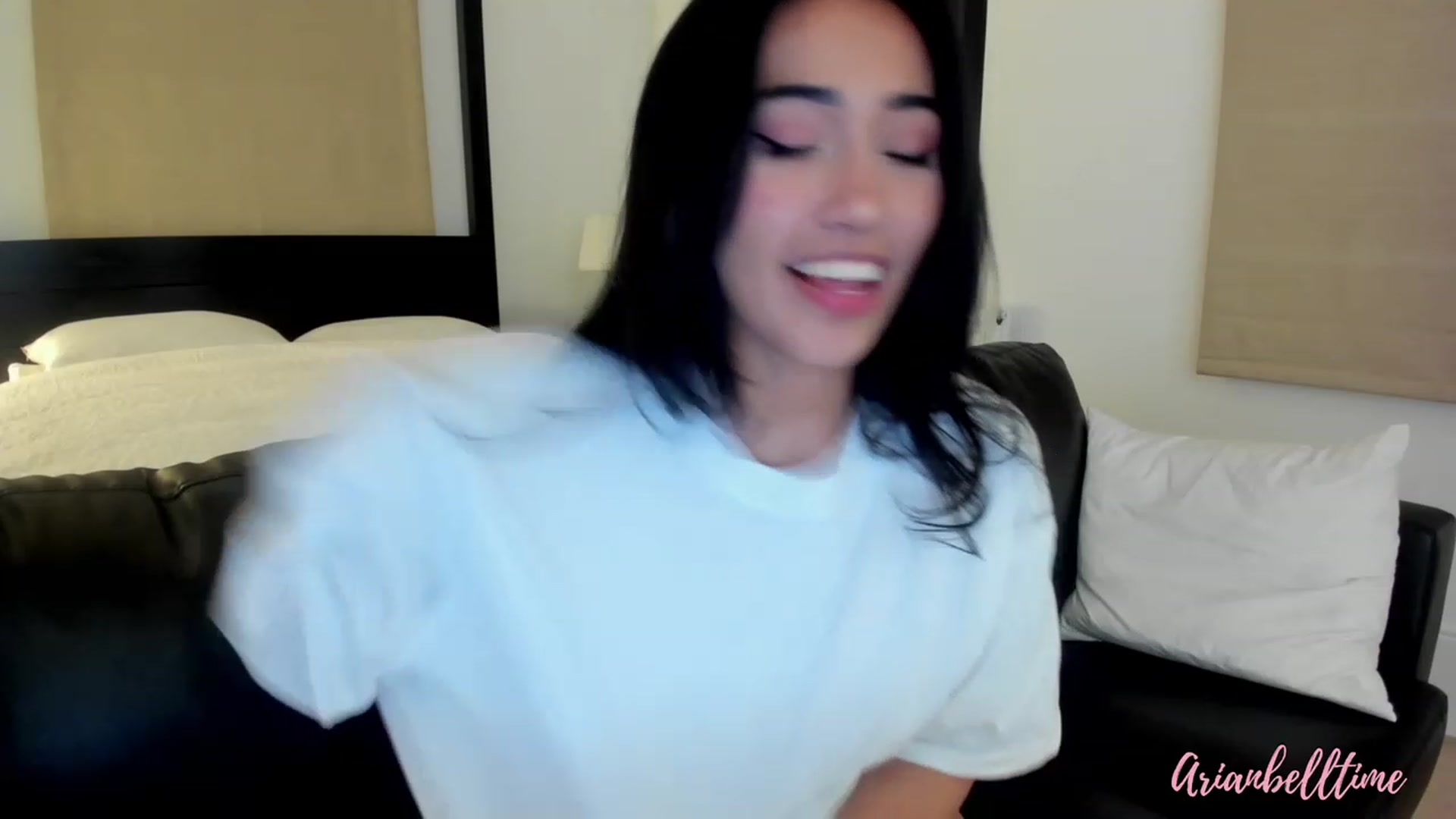 Gallery image thumbnail from ArianBelltime's myfreecams stream on, 02/29/2024, 24:22 image 17 of 20