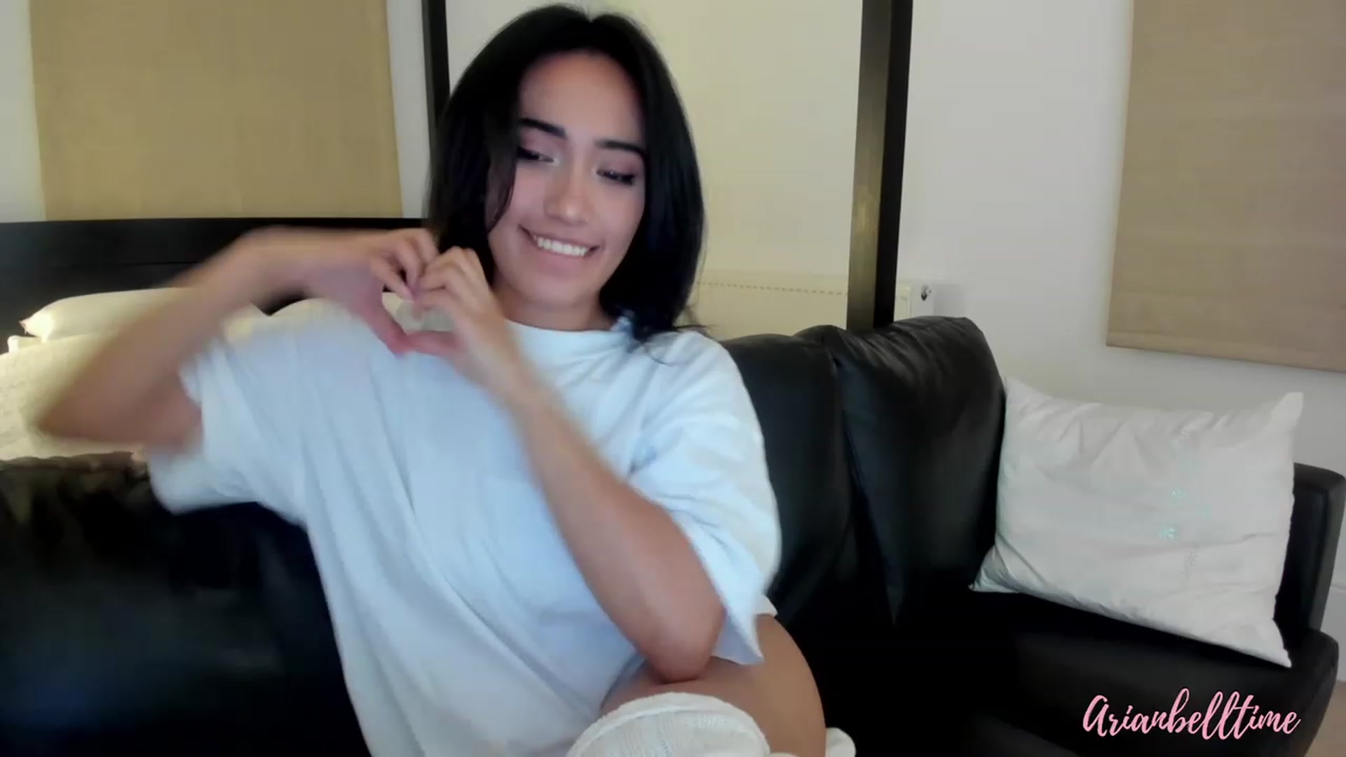 Gallery image thumbnail from ArianBelltime's myfreecams stream on, 02/29/2024, 24:22 image 18 of 20