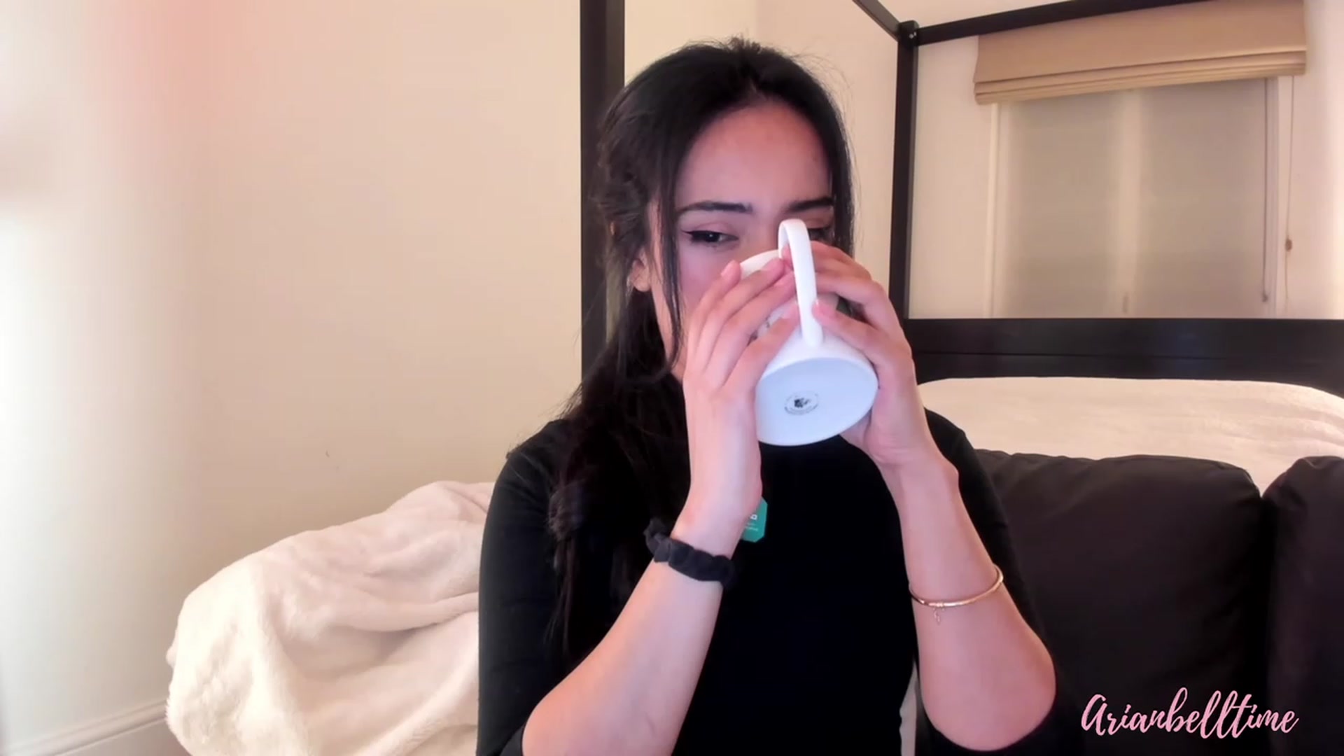 Gallery image thumbnail from ArianBelltime's myfreecams stream on, 03/01/2024, 24:02 image 14 of 20