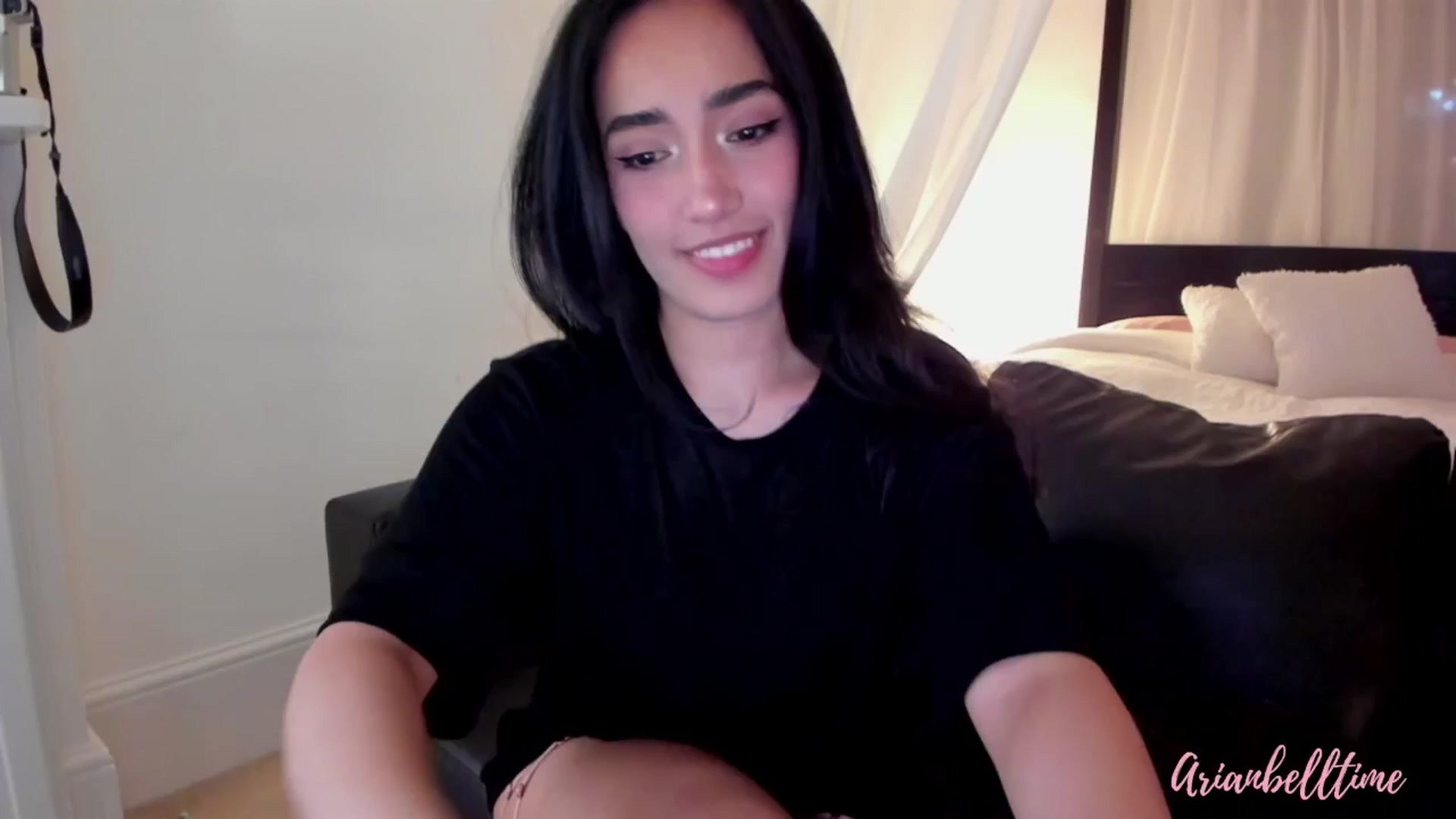Gallery image thumbnail from ArianBelltime's myfreecams stream on, 04/25/2025, 01:26 image 1 of 20
