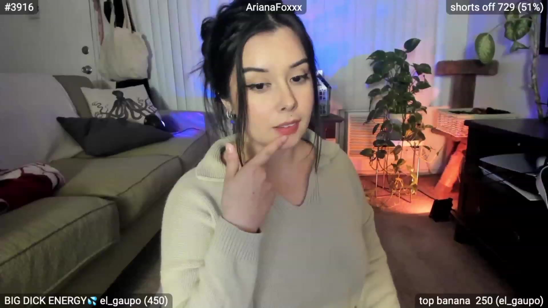 Gallery image thumbnail from ArianaFoxxx's myfreecams stream on, 11/15/2022, 09:55 image 14 of 20