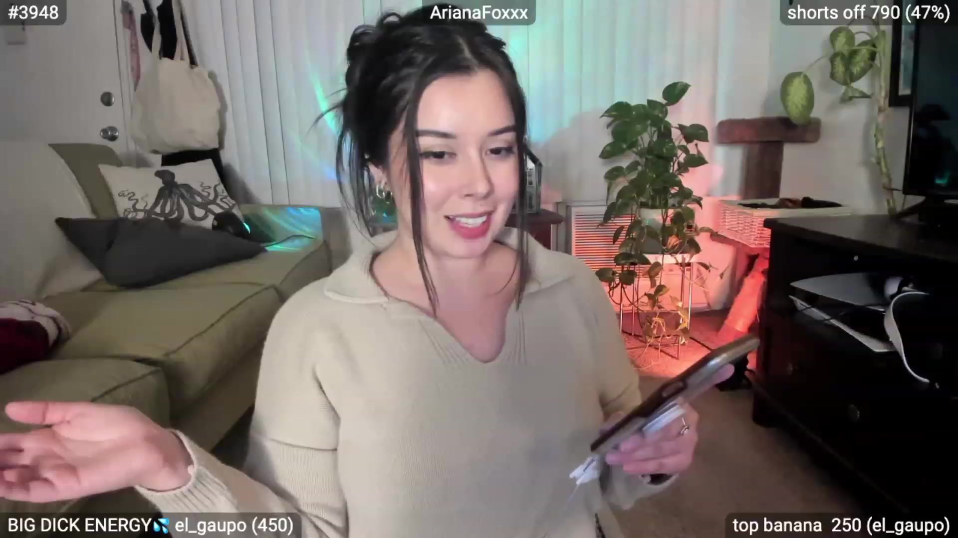 Gallery image thumbnail from ArianaFoxxx's myfreecams stream on, 11/15/2022, 09:55 image 12 of 20
