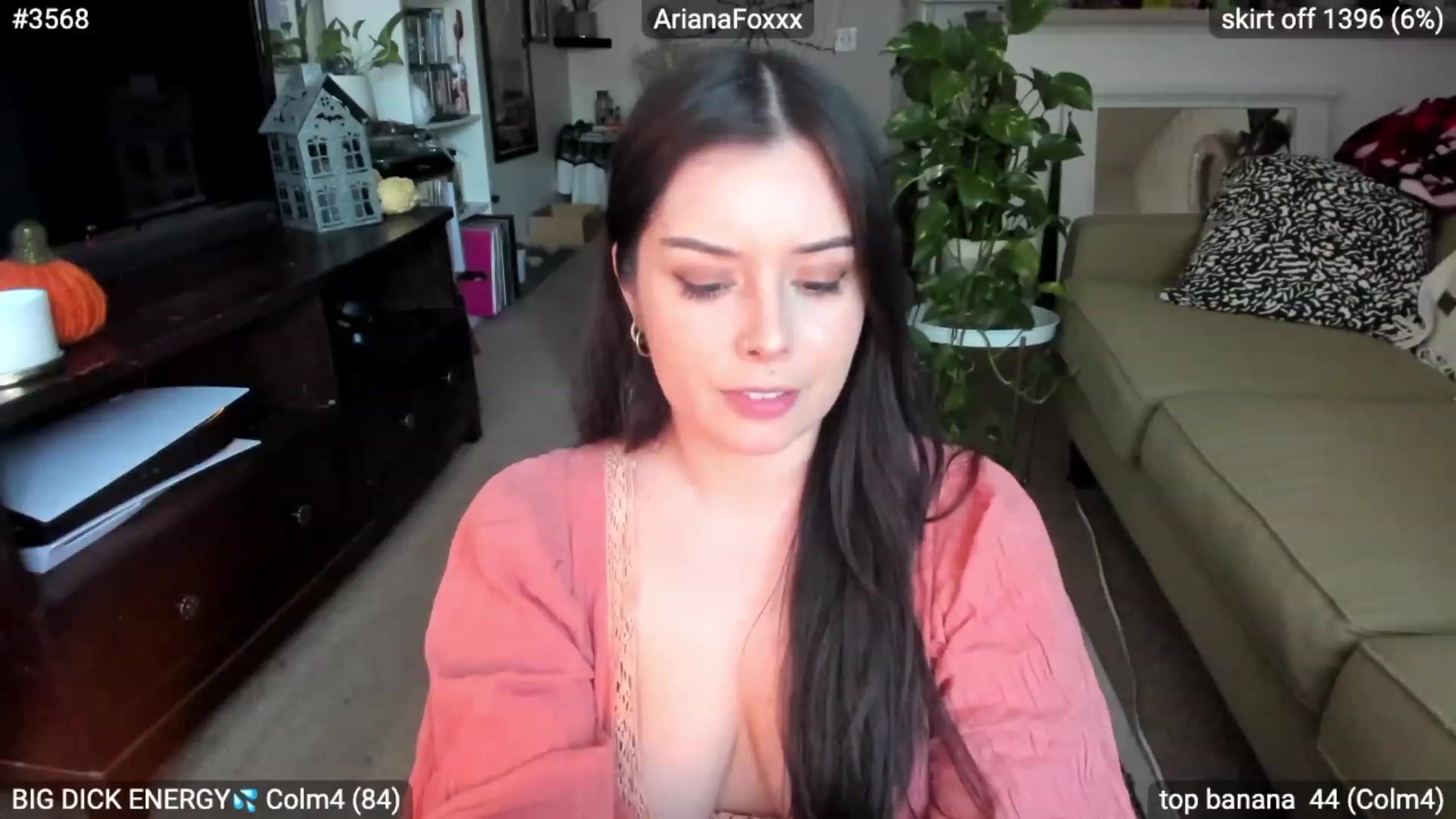 Gallery image thumbnail from ArianaFoxxx's myfreecams stream on, 11/16/2022, 24:20 image 16 of 20