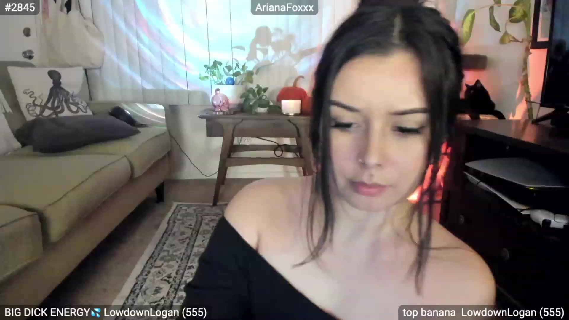 Gallery image thumbnail from ArianaFoxxx's myfreecams stream on, 11/22/2022, 09:43 image 11 of 20