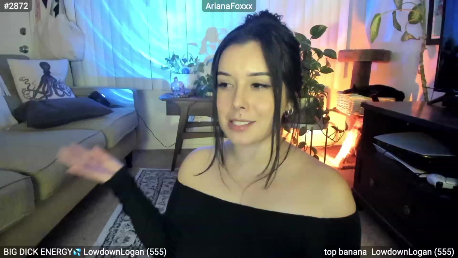 Gallery image thumbnail from ArianaFoxxx's myfreecams stream on, 11/22/2022, 09:43 image 9 of 20