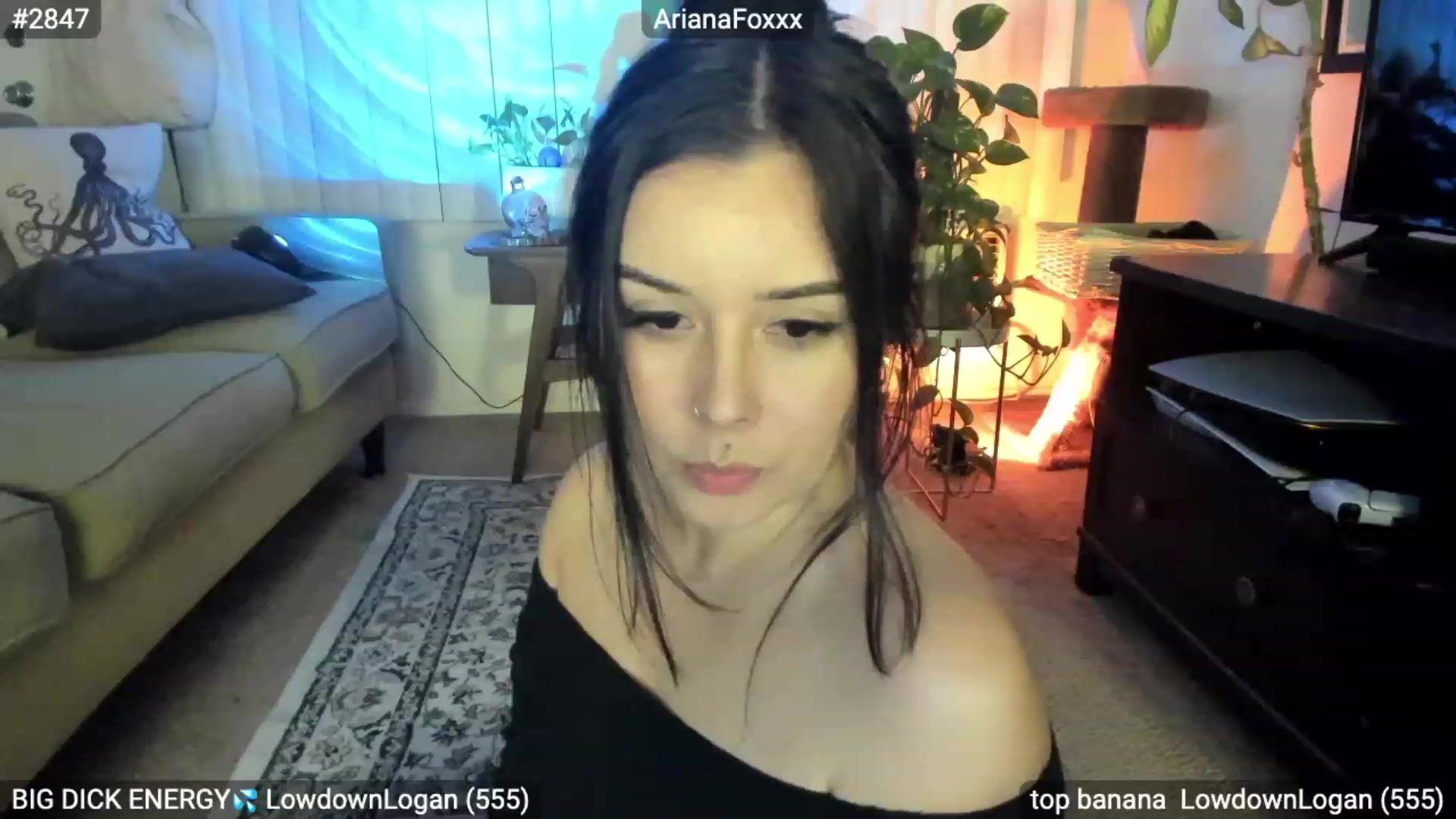 Gallery image thumbnail from ArianaFoxxx's myfreecams stream on, 11/22/2022, 09:43 image 18 of 20
