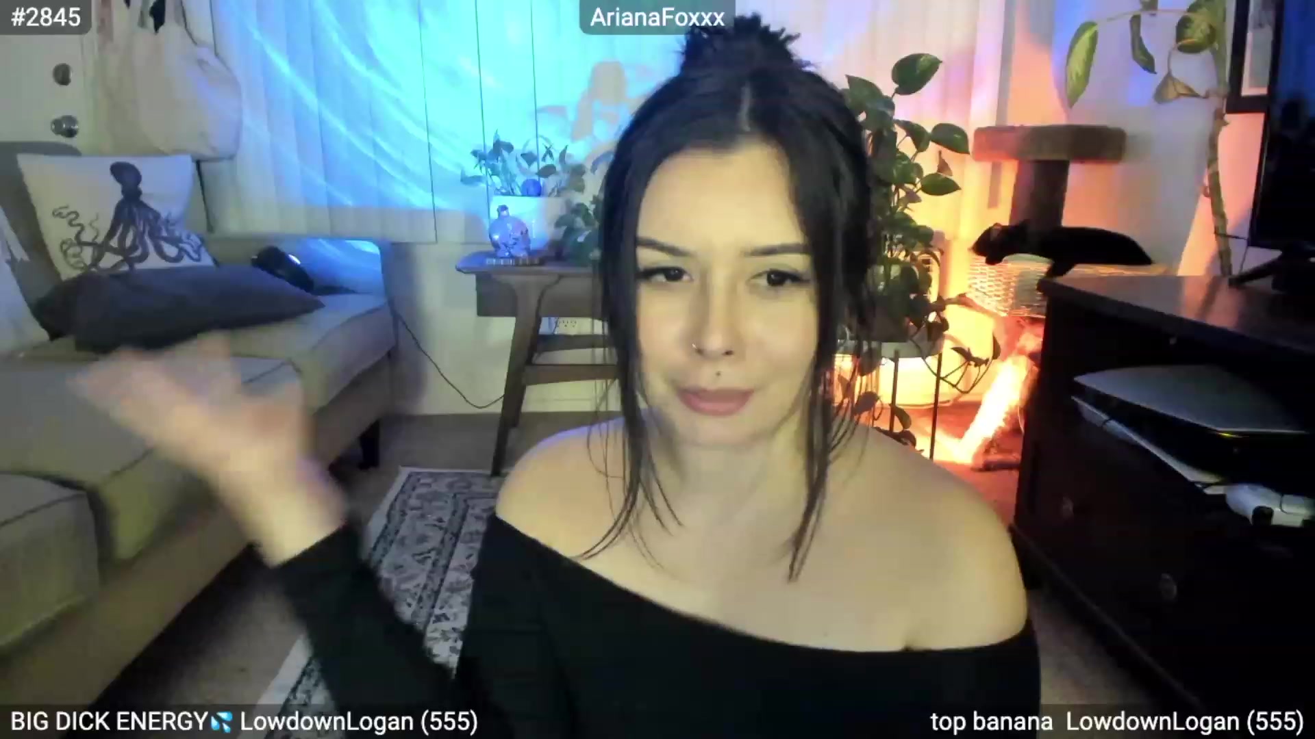 Gallery image thumbnail from ArianaFoxxx's myfreecams stream on, 11/22/2022, 09:43 image 12 of 20