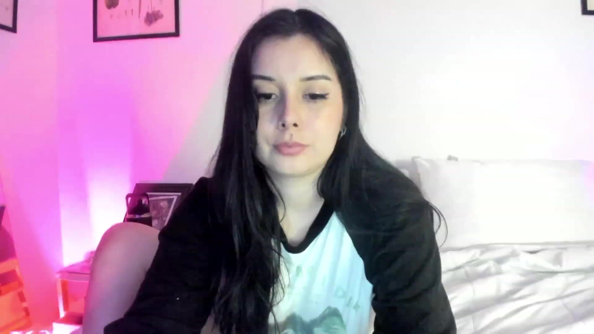 Gallery image thumbnail from ArianaFoxxx's myfreecams stream on, 12/25/2022, 11:15 image 20 of 20