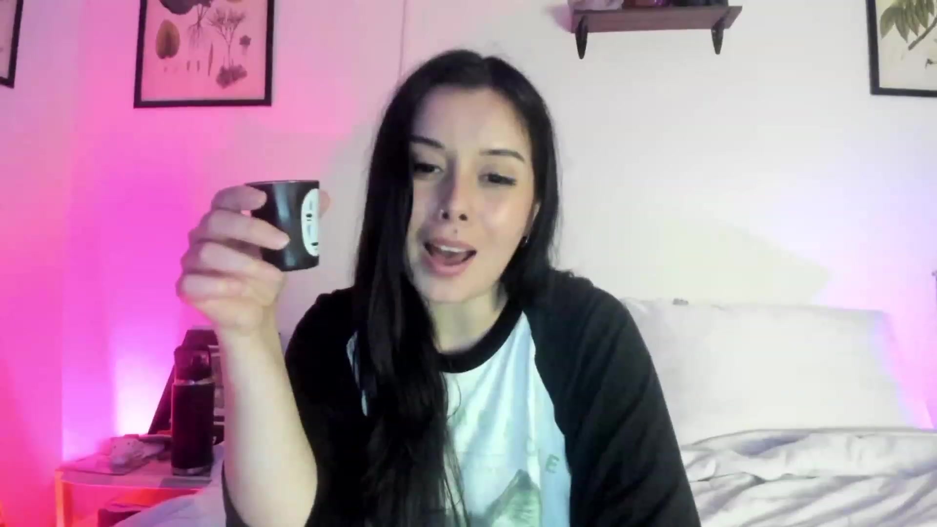 Gallery image thumbnail from ArianaFoxxx's myfreecams stream on, 12/25/2022, 11:15 image 18 of 20
