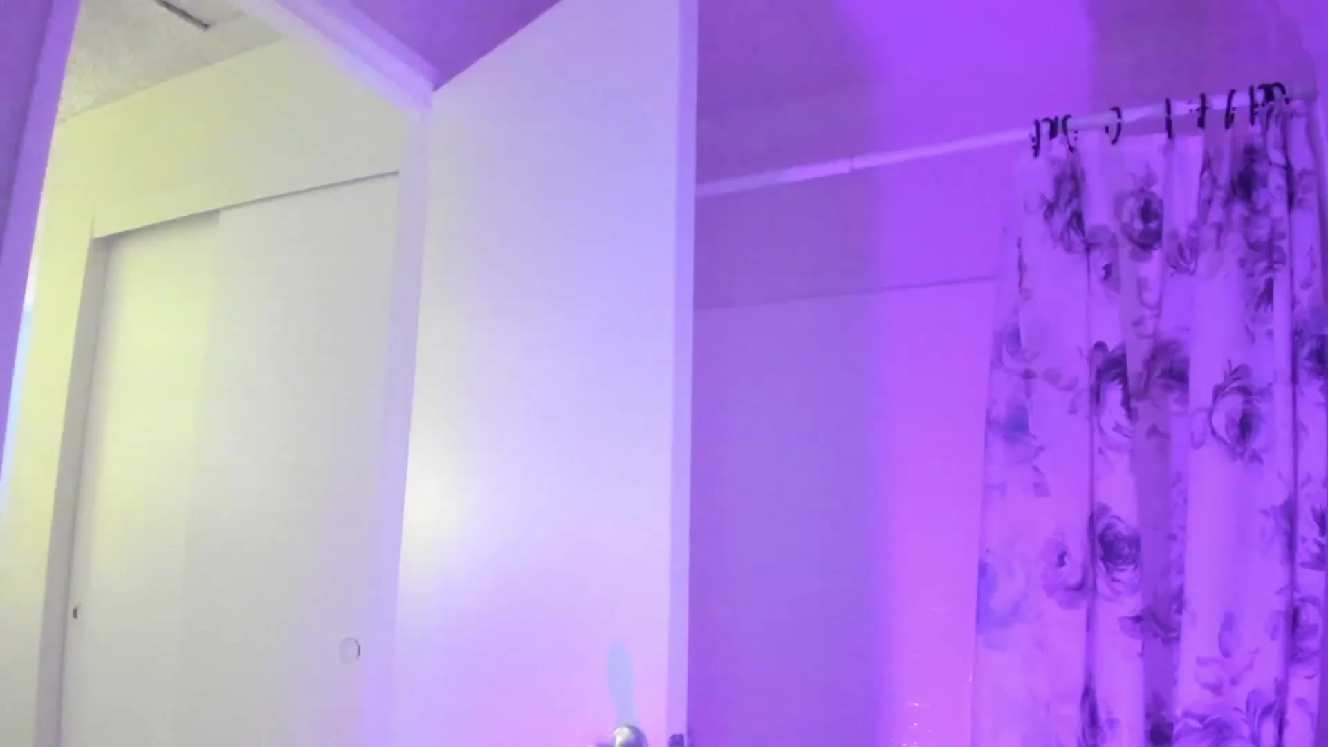 Gallery image thumbnail from ArianaFoxxx's myfreecams stream on, 12/25/2022, 11:15 image 6 of 20