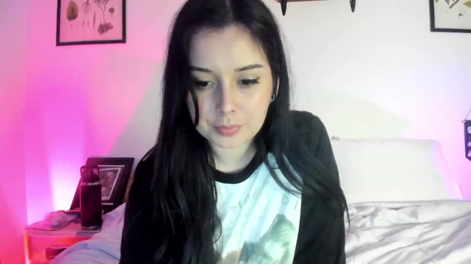 Gallery image thumbnail from ArianaFoxxx's myfreecams stream on, 12/25/2022, 11:15 image 19 of 20