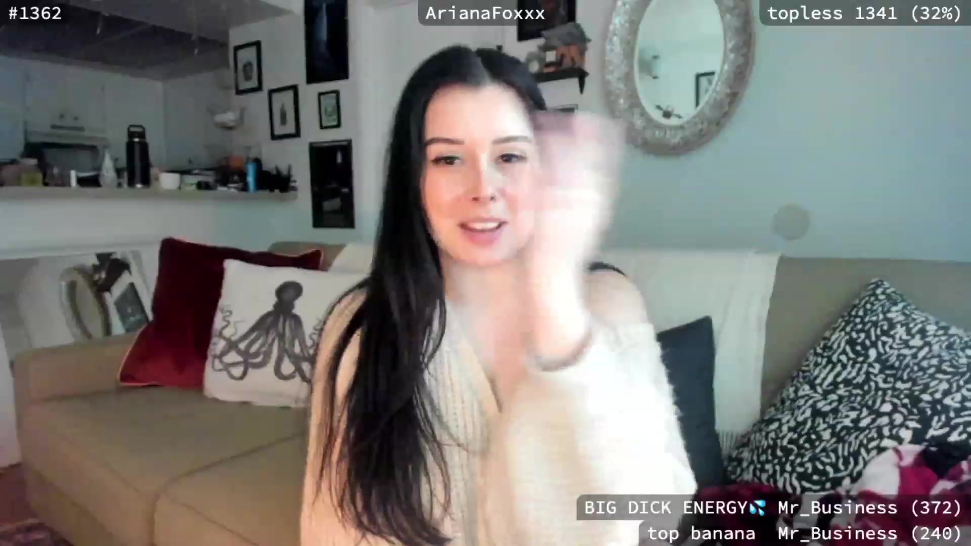 Gallery image thumbnail from ArianaFoxxx's myfreecams stream on, 01/17/2023, 24:34 image 15 of 20
