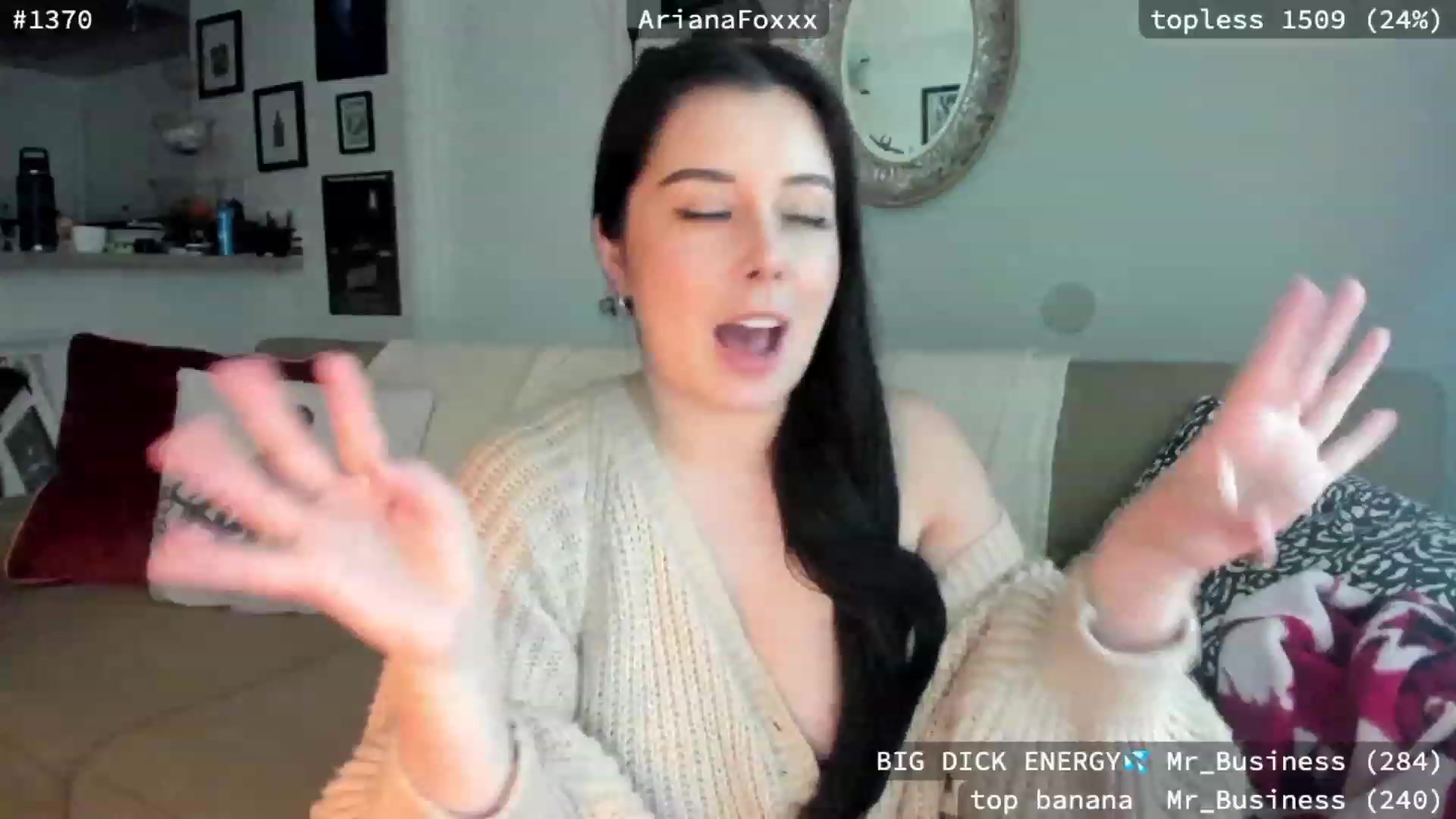Gallery image thumbnail from ArianaFoxxx's myfreecams stream on, 01/17/2023, 24:34 image 1 of 20