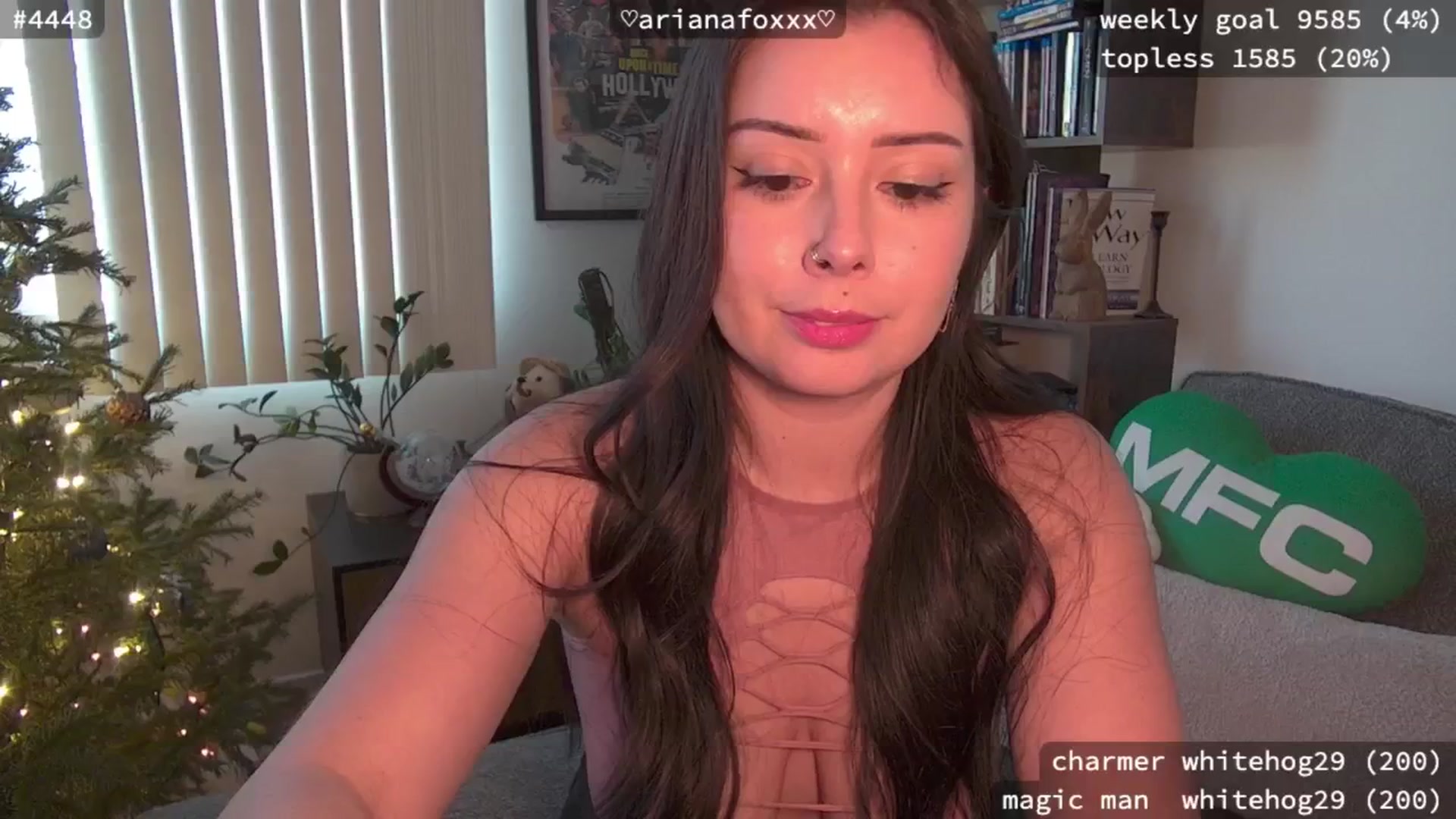 Gallery image thumbnail from ArianaFoxxx's myfreecams stream on, 12/29/2024, 23:43 image 12 of 20