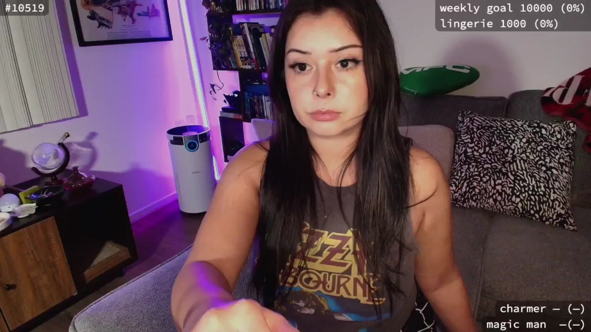 Gallery image thumbnail from ArianaFoxxx's myfreecams stream on, 08/12/2025, 09:46 image 1 of 20