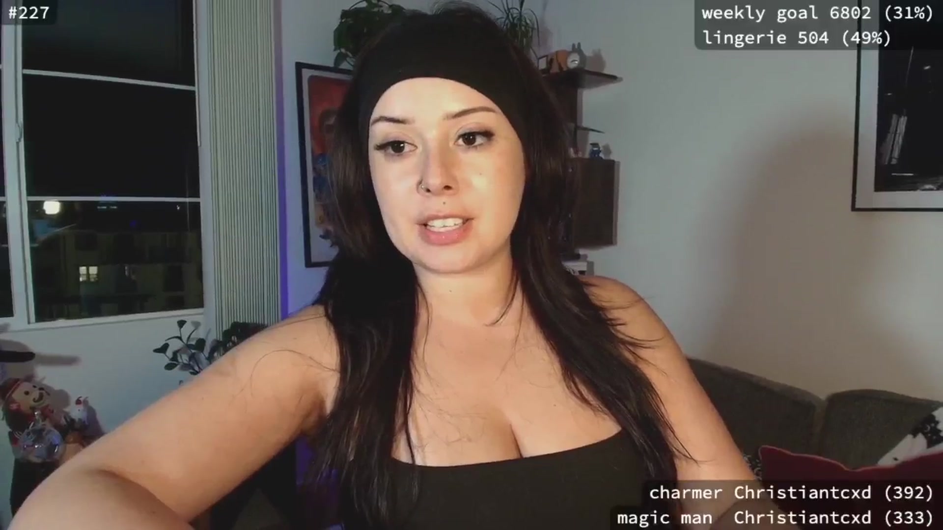 Gallery image thumbnail from ArianaFoxxx's myfreecams stream on, 09/01/2025, 09:49 image 12 of 20