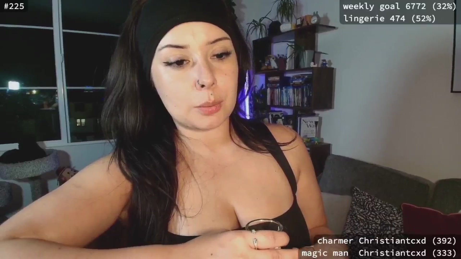 Gallery image thumbnail from ArianaFoxxx's myfreecams stream on, 09/01/2025, 09:49 image 15 of 20