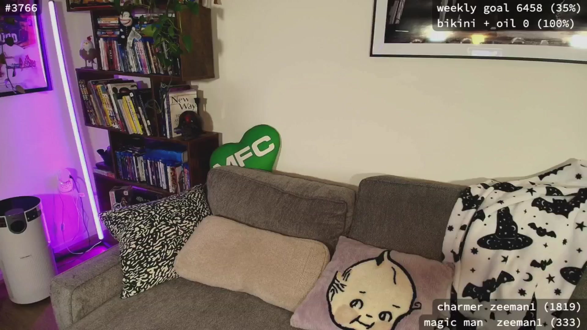 Gallery image thumbnail from ArianaFoxxx's myfreecams stream on, 11/20/2025, 02:38 image 3 of 20