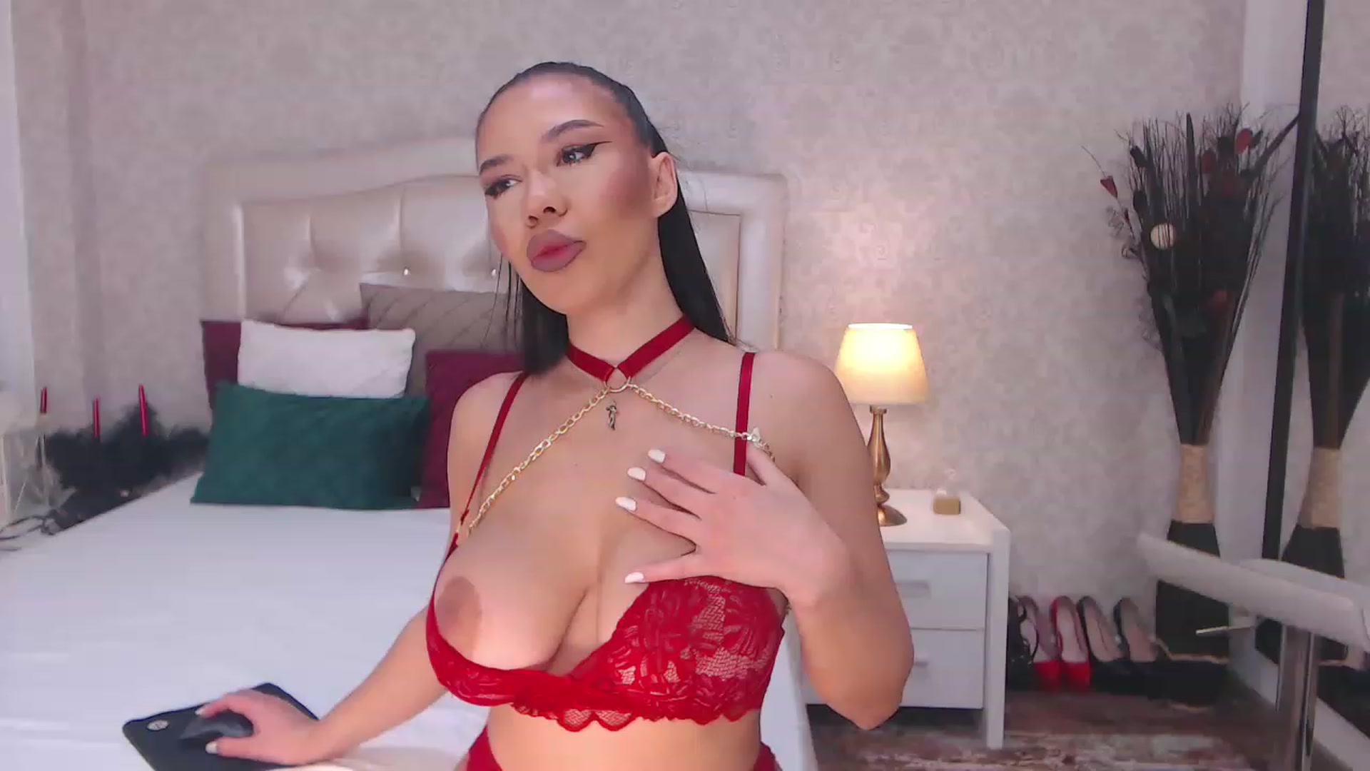 Gallery image thumbnail from ArianaMayes's myfreecams stream on, 04/16/2023, 21:09 image 6 of 20