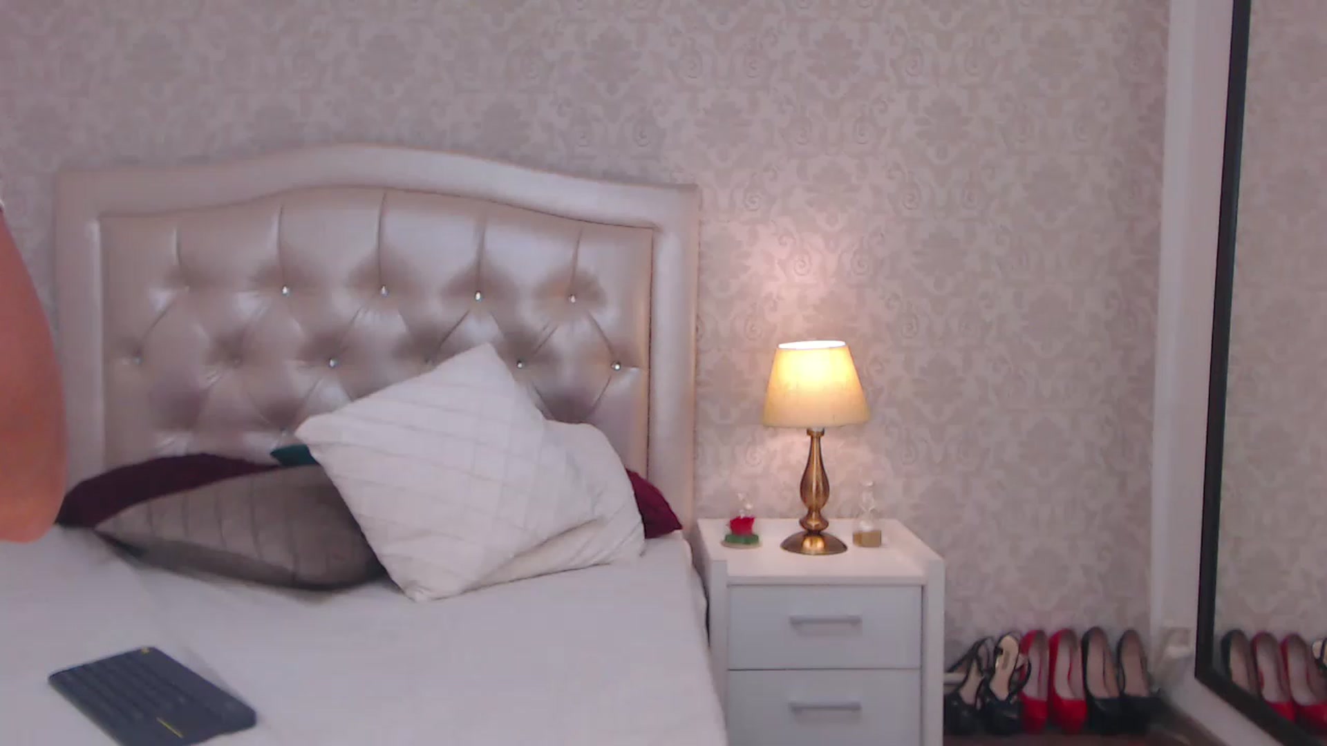 Gallery image thumbnail from ArianaMayes's myfreecams stream on, 07/03/2023, 24:14 image 3 of 20