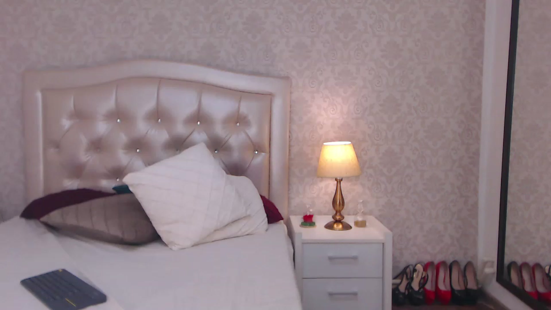 Gallery image thumbnail from ArianaMayes's myfreecams stream on, 07/03/2023, 24:14 image 2 of 20
