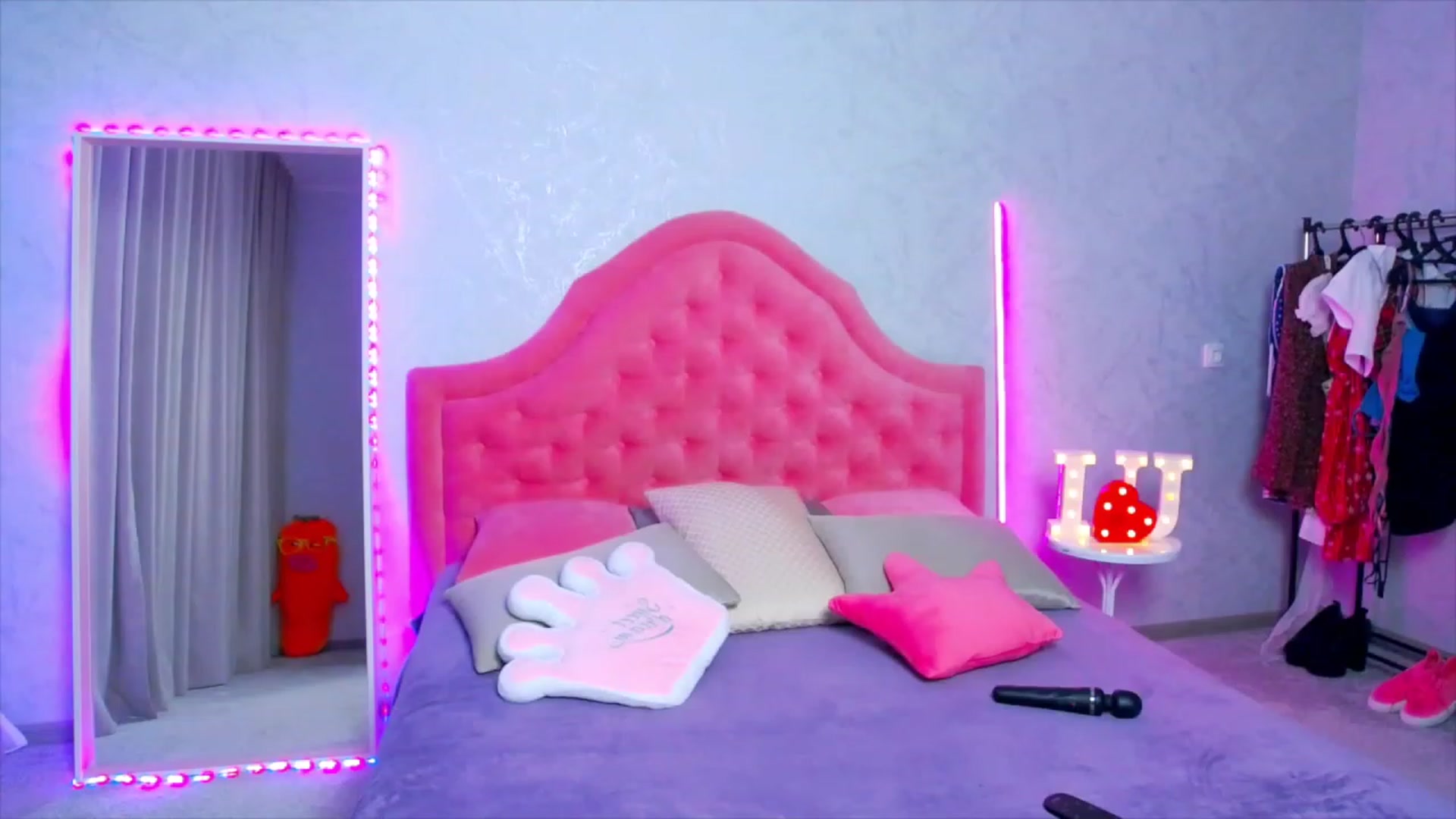 Gallery image thumbnail from ArianaPetite's myfreecams stream on, 03/26/2023, 09:08 image 9 of 20