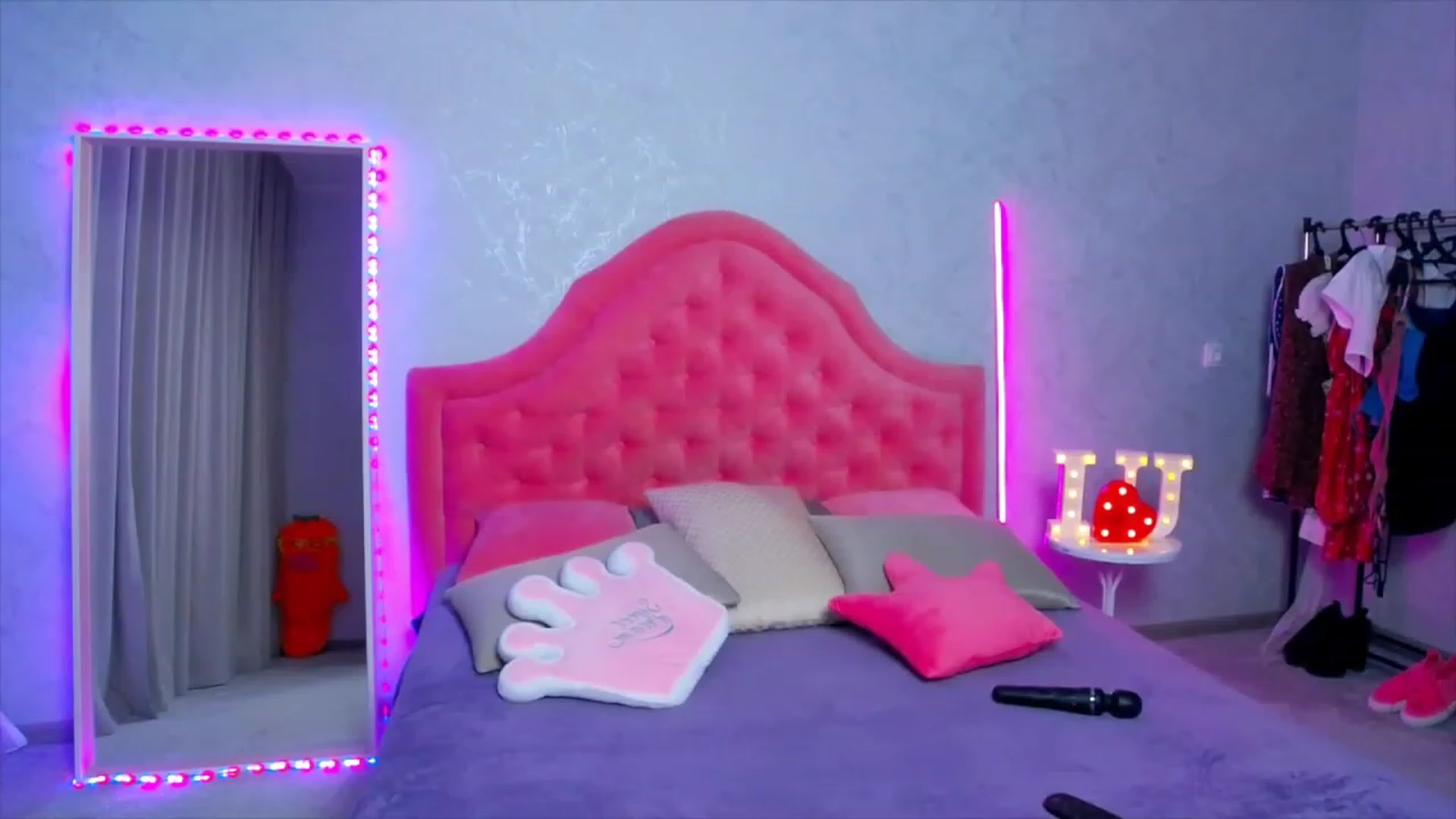 Gallery image thumbnail from ArianaPetite's myfreecams stream on, 03/26/2023, 09:08 image 8 of 20