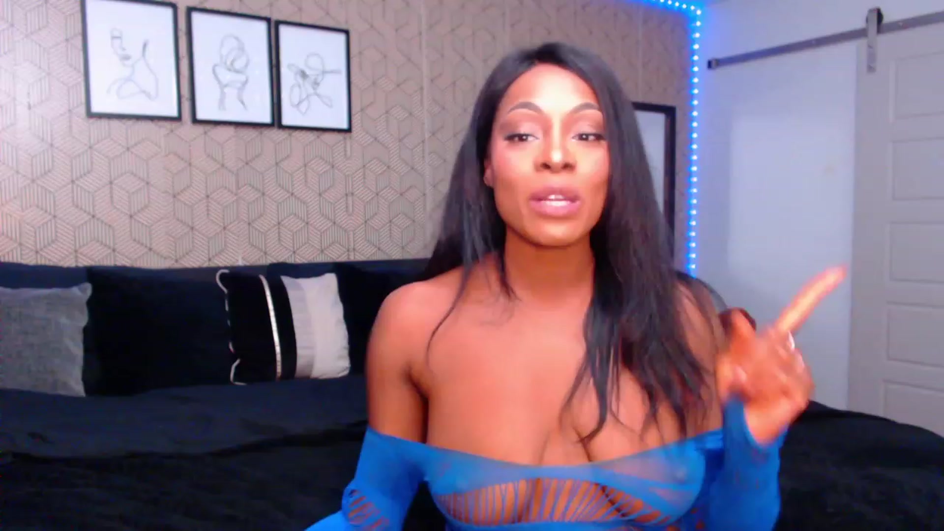 Gallery image thumbnail from ArianaVenti's myfreecams stream on, 11/18/2022, 02:56 image 19 of 20