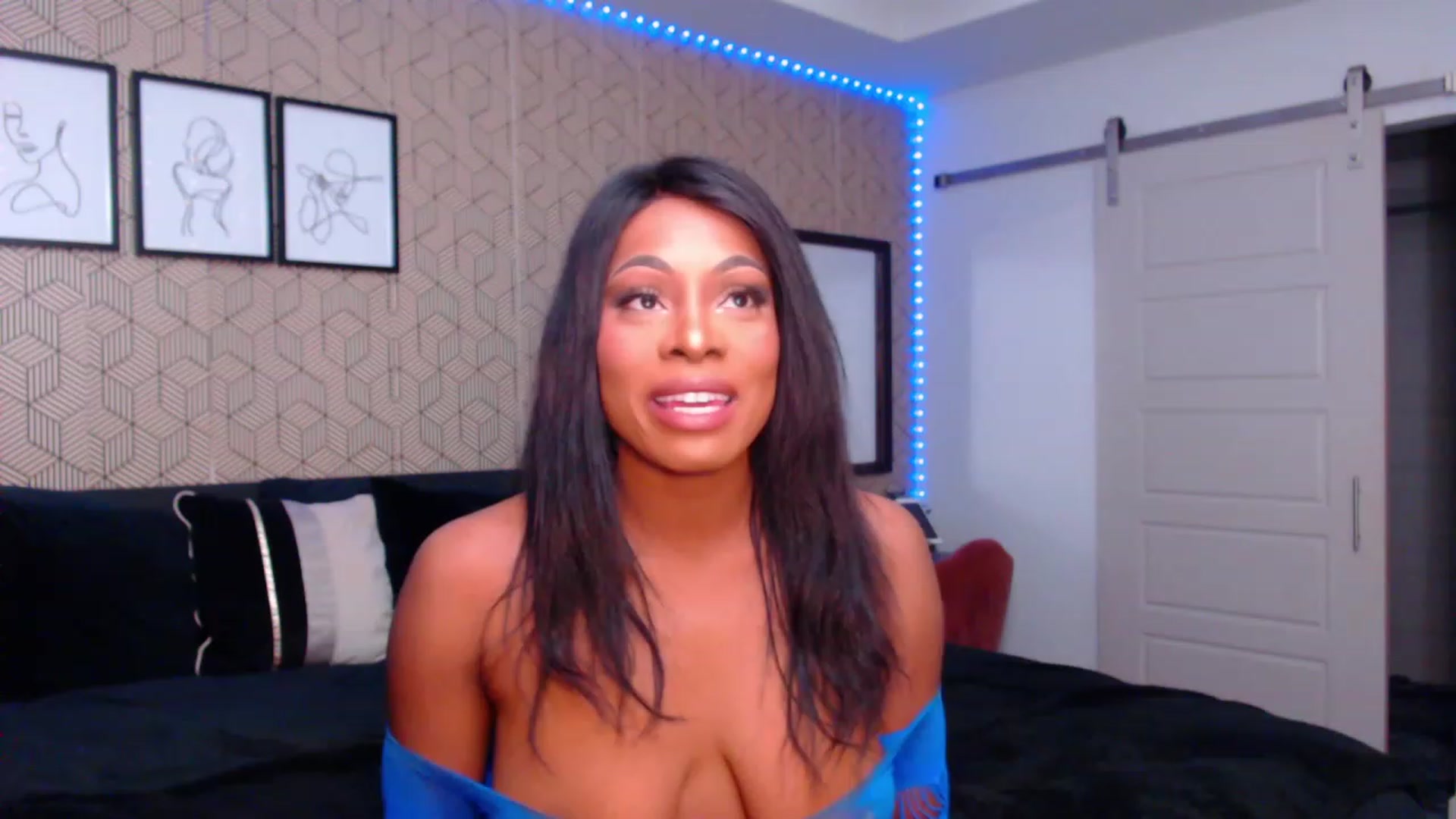 Gallery image thumbnail from ArianaVenti's myfreecams stream on, 11/18/2022, 02:56 image 2 of 20
