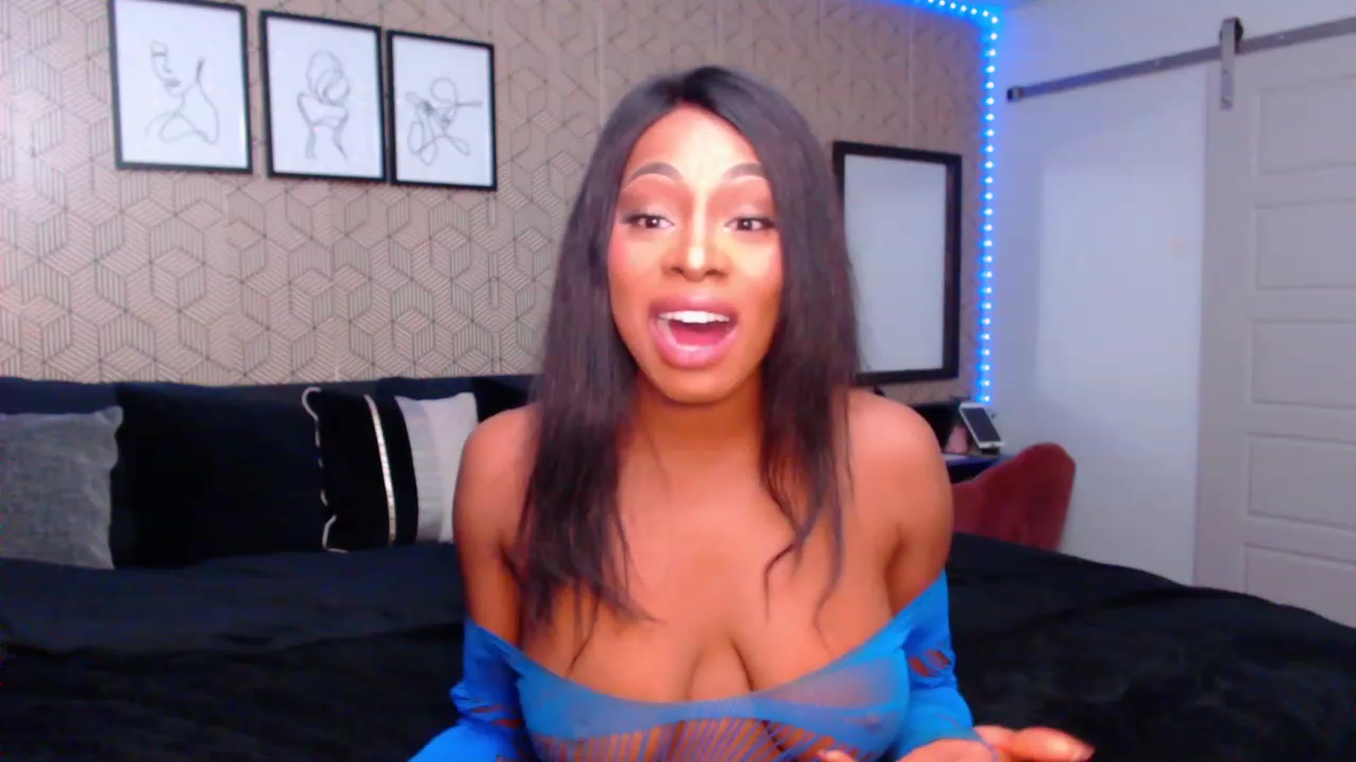 Gallery image thumbnail from ArianaVenti's myfreecams stream on, 11/18/2022, 04:46 image 5 of 20