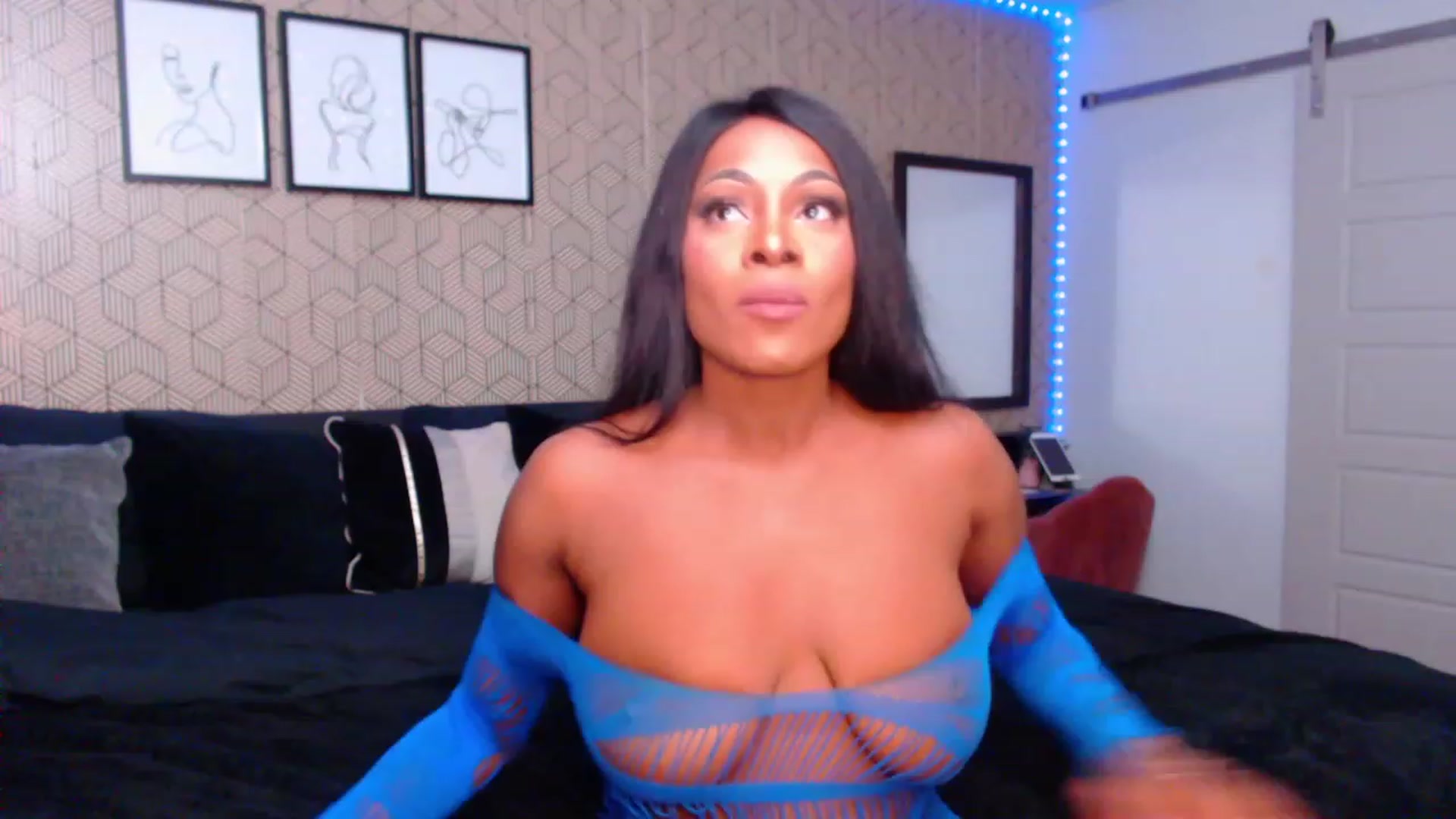 Gallery image thumbnail from ArianaVenti's myfreecams stream on, 11/18/2022, 04:46 image 11 of 20