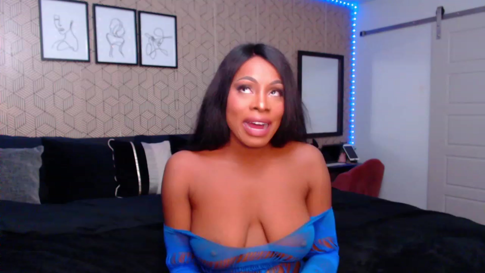 Gallery image thumbnail from ArianaVenti's myfreecams stream on, 11/18/2022, 04:46 image 2 of 20
