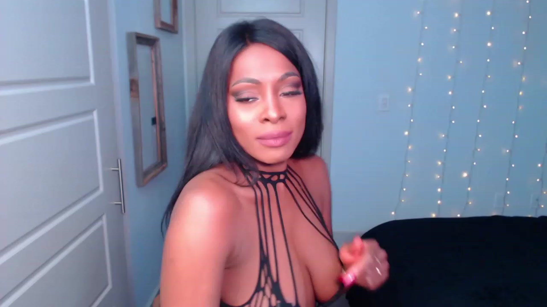 Gallery image thumbnail from ArianaVenti's myfreecams stream on, 11/24/2022, 06:08 image 13 of 20