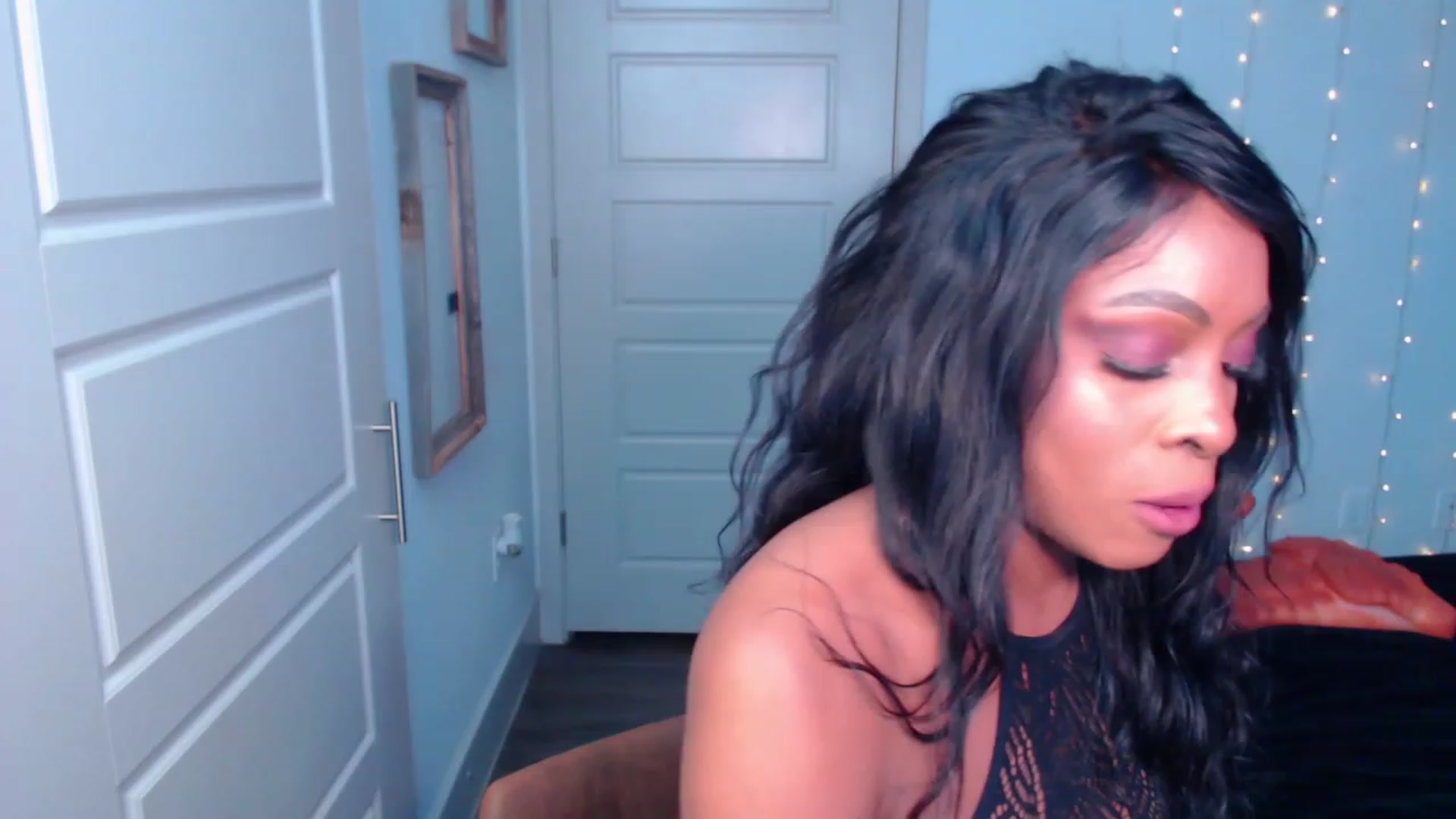 Gallery image thumbnail from ArianaVenti's myfreecams stream on, 11/26/2022, 23:57 image 6 of 20