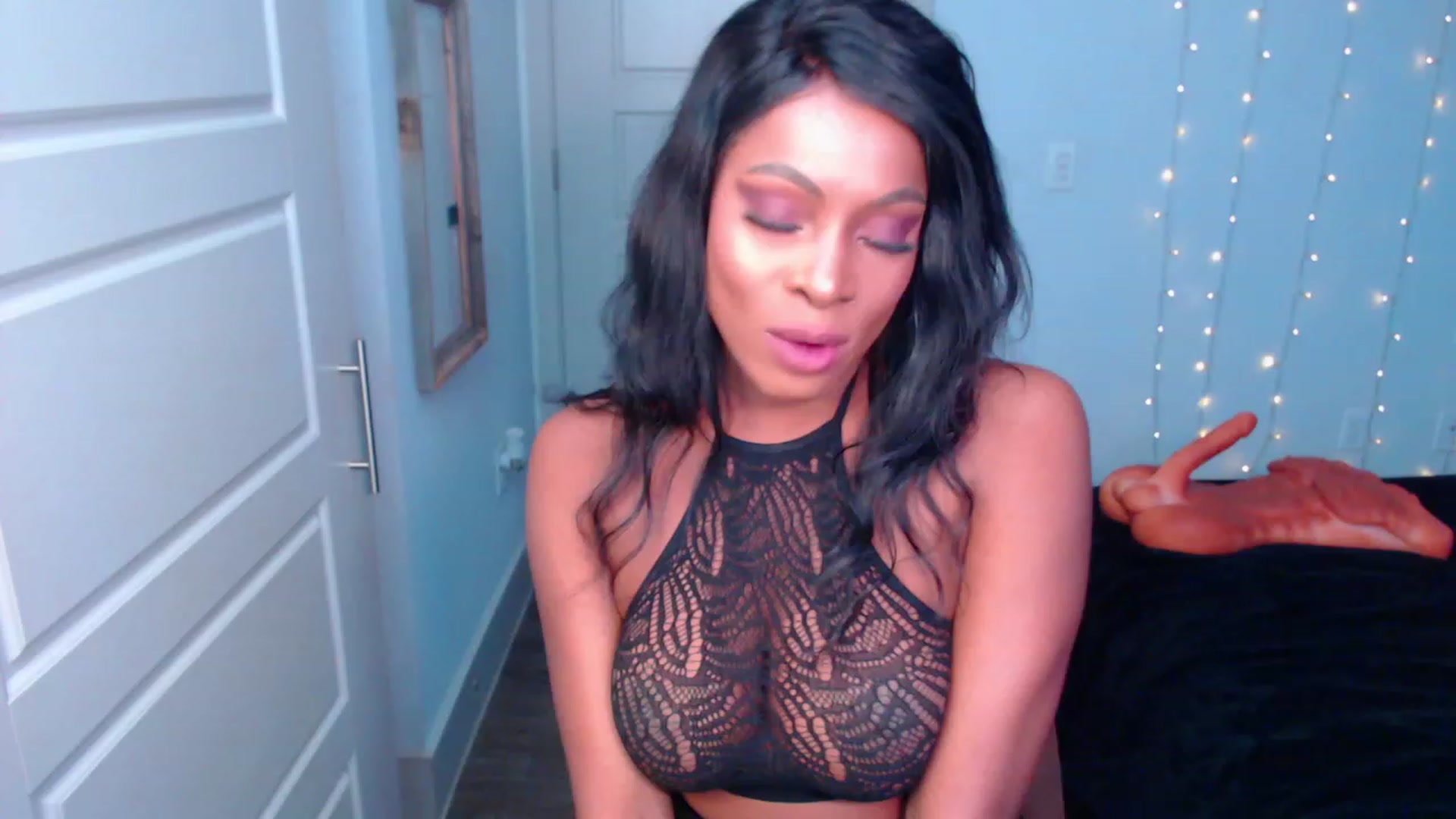 Gallery image thumbnail from ArianaVenti's myfreecams stream on, 11/27/2022, 24:41 image 1 of 20