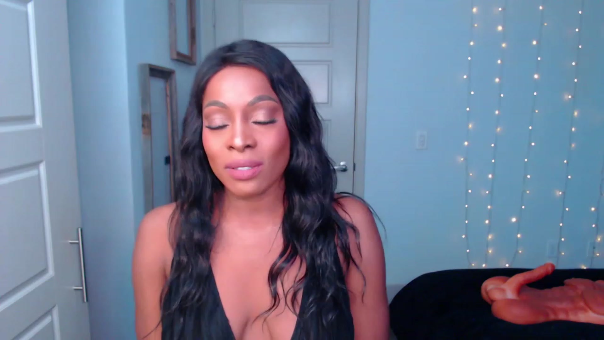 Gallery image thumbnail from ArianaVenti's myfreecams stream on, 11/28/2022, 01:37 image 16 of 20