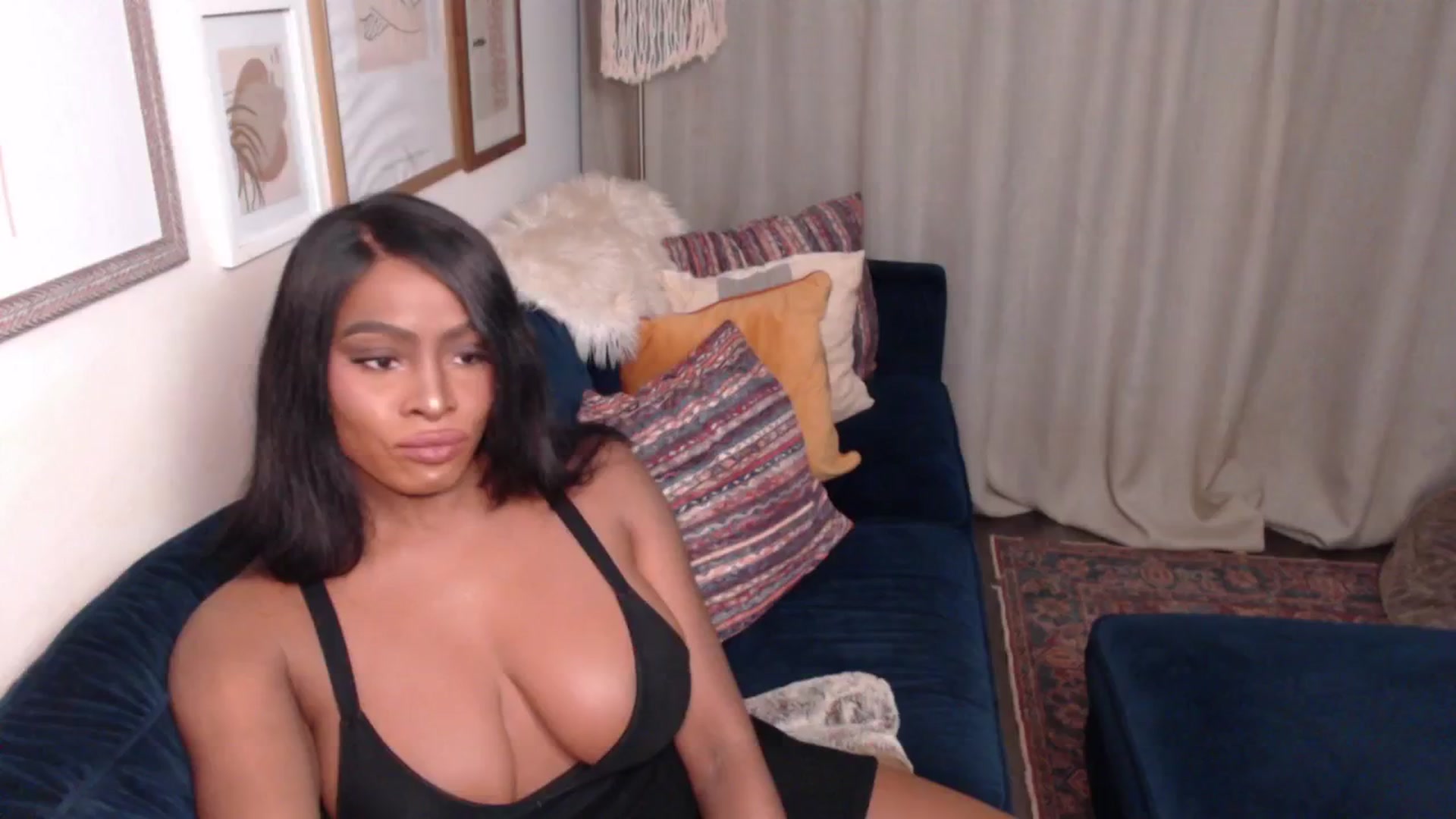 Gallery image thumbnail from ArianaVenti's myfreecams stream on, 12/27/2024, 11:25 image 1 of 20