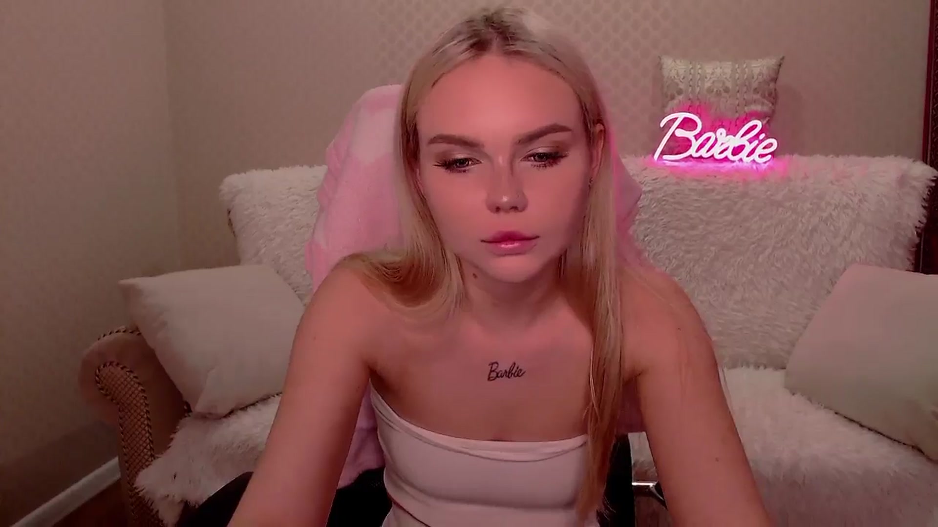 Gallery image thumbnail from Ariana_Blissx's myfreecams stream on, 04/28/2026, 07:15 image 10 of 20